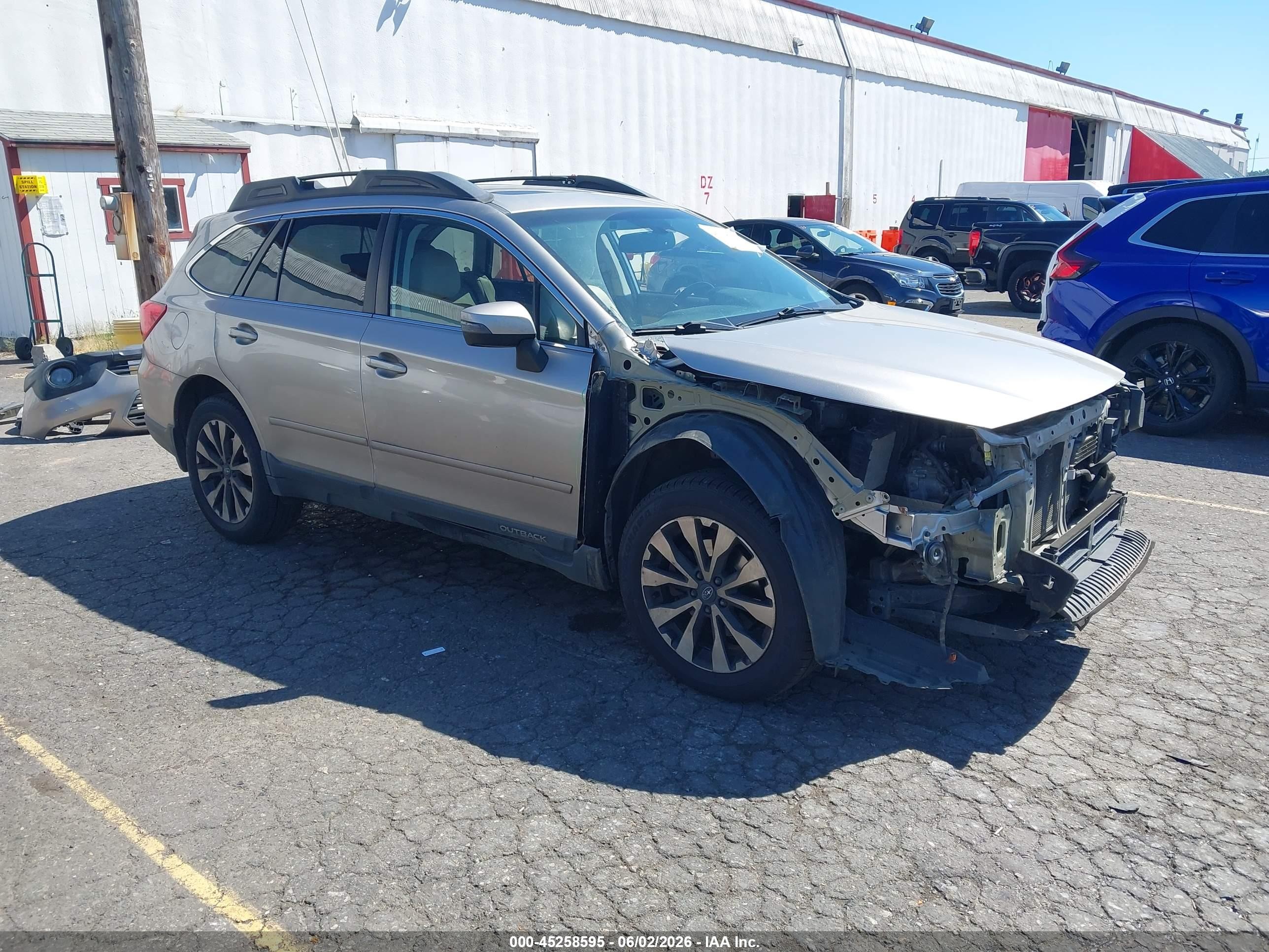 2015 Subaru Outback Limited, VIN 4S4BSANC4F3285929 — Front end