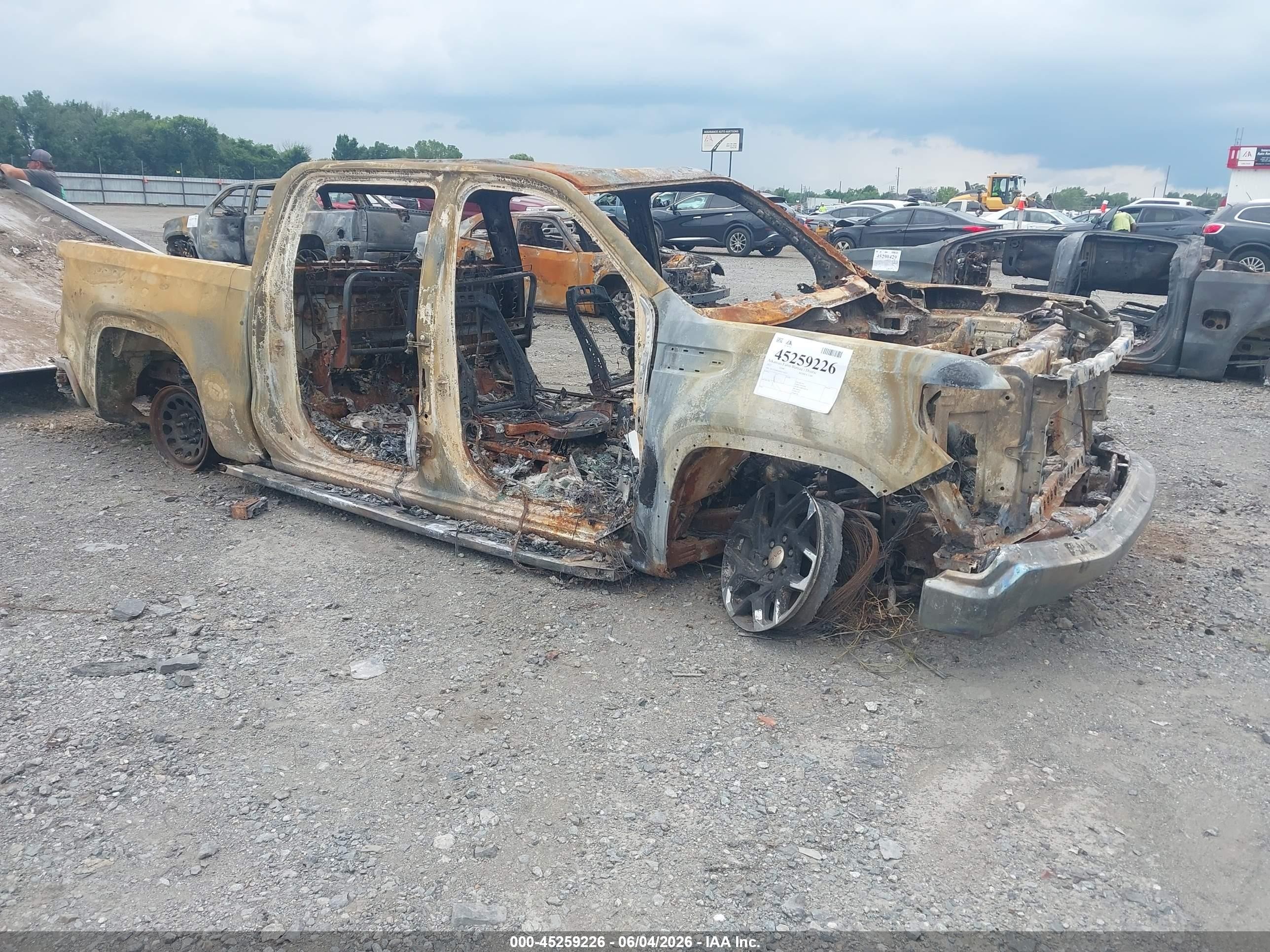 2023 GMC Sierra 1500 SLT, VIN 3GTUUDED5PG176511 — Burn