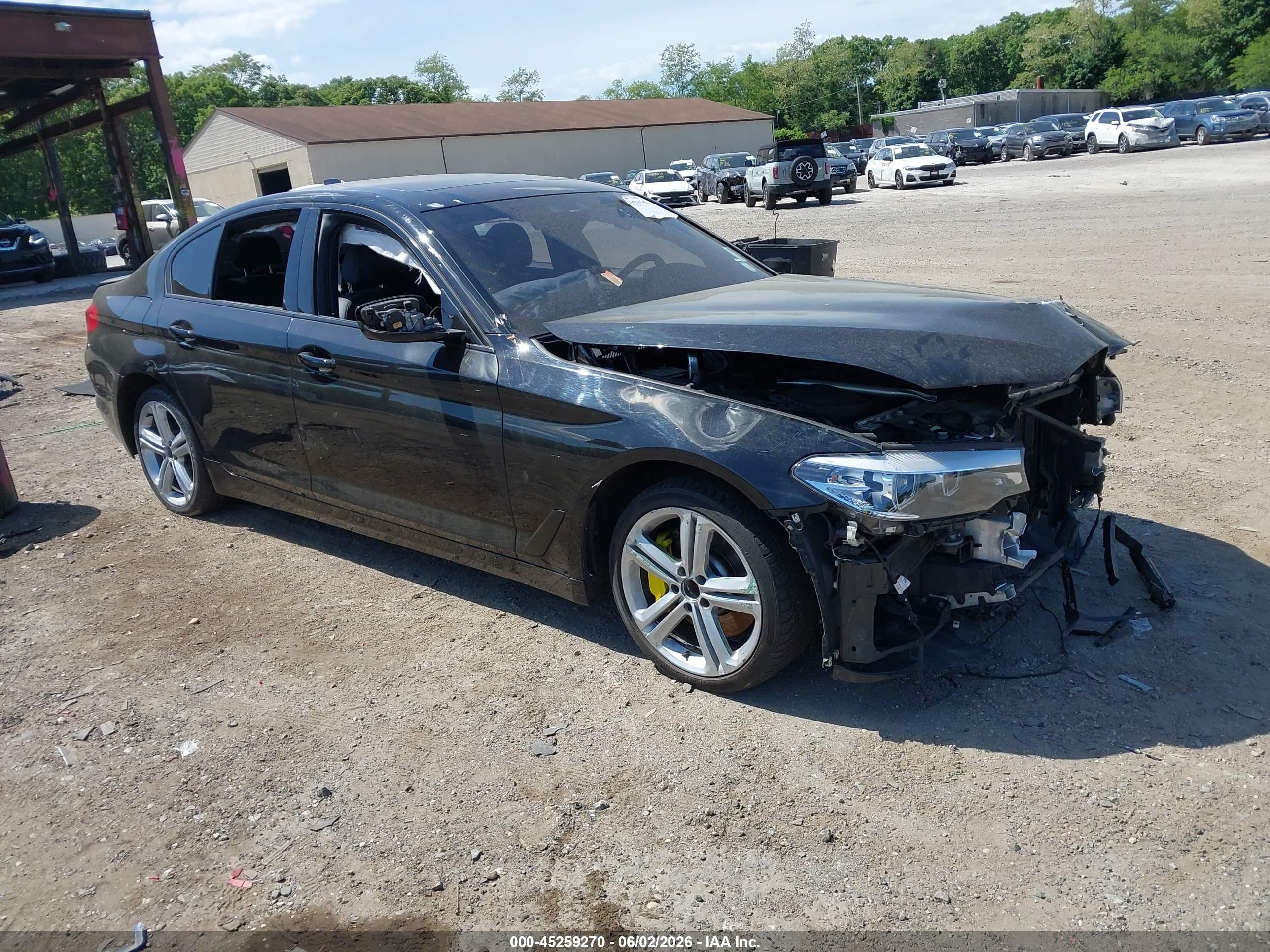 2019 BMW 5 Series 530i xDrive, VIN WBAJA7C50KWW07398 — Перед