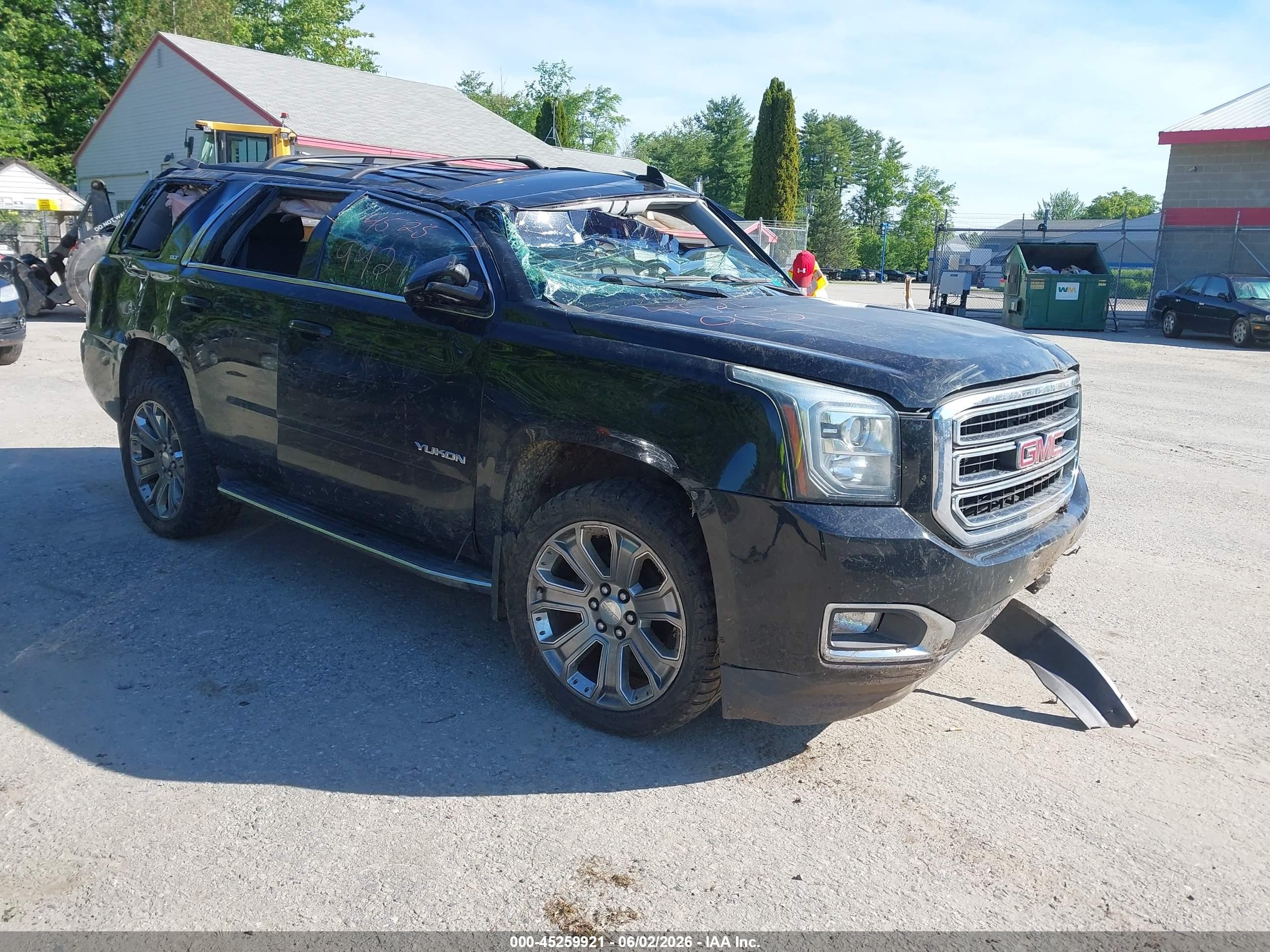 2015 GMC Yukon SLT, VIN 1GKS2BKC6FR671591 — Rollover