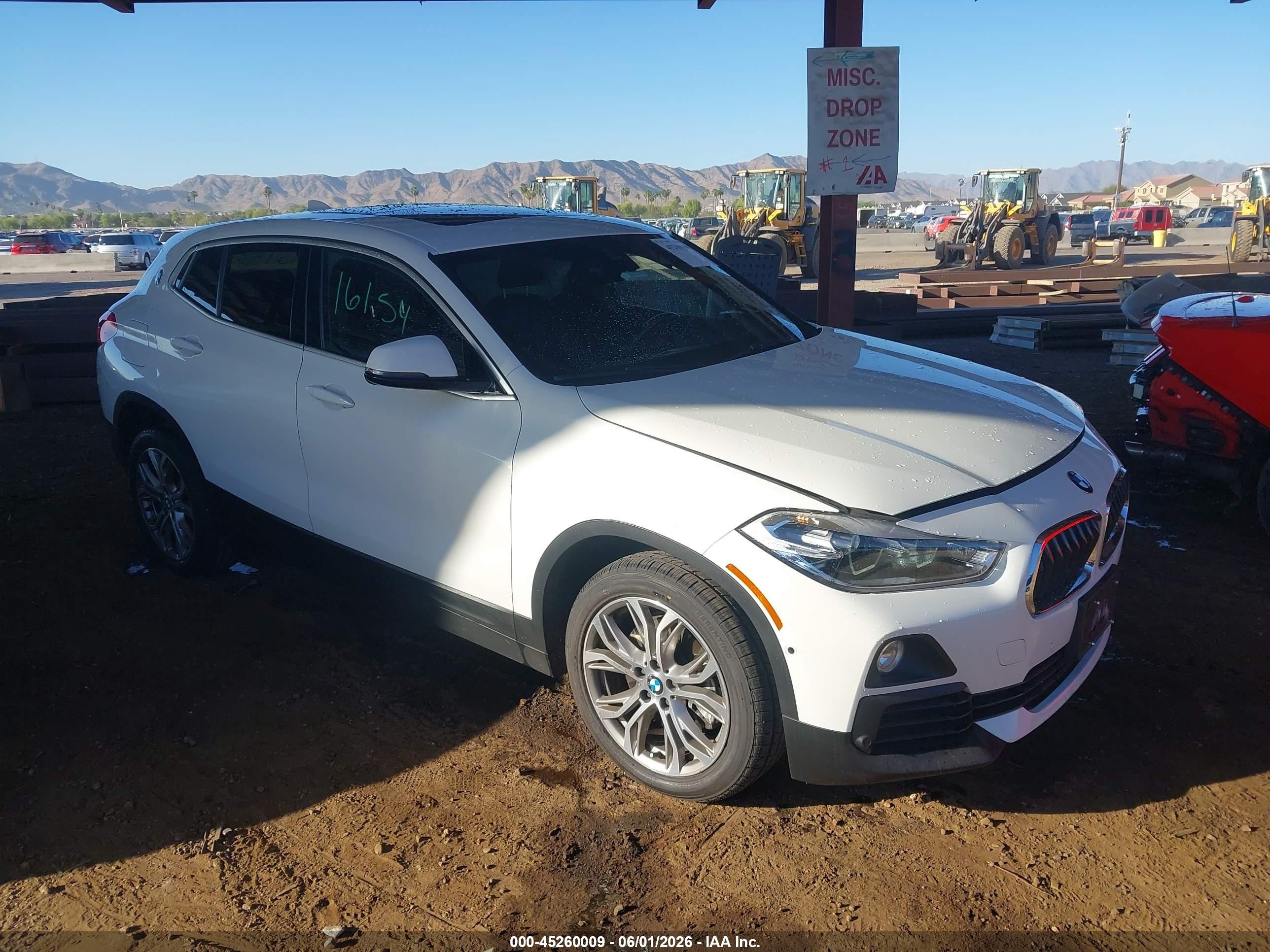 2019 BMW X2 xDrive28i, VIN WBXYJ5C59KEF83653 — Бок