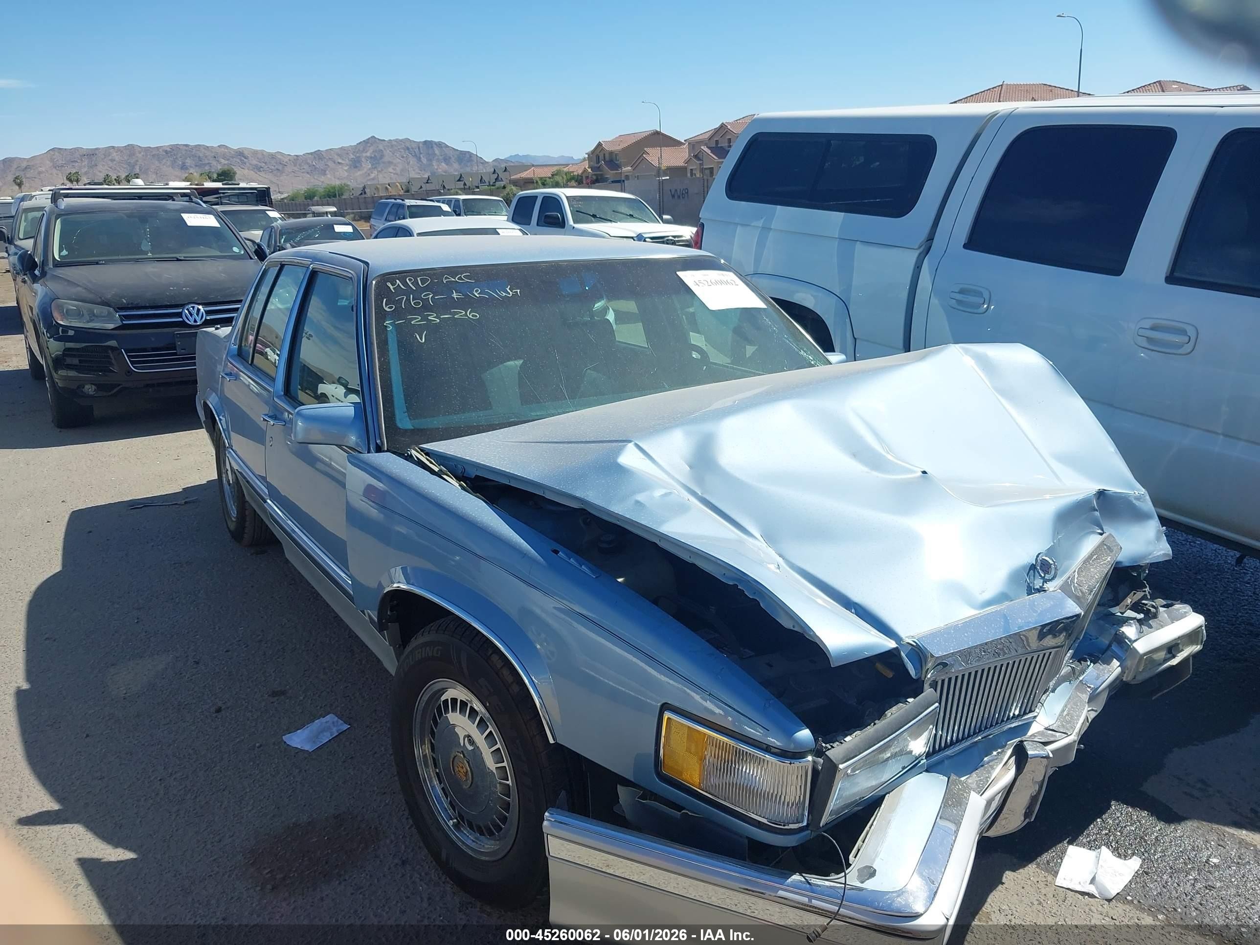 1991 Cadillac DeVille, VIN 1G6CD53B1M4341288 — Перед
