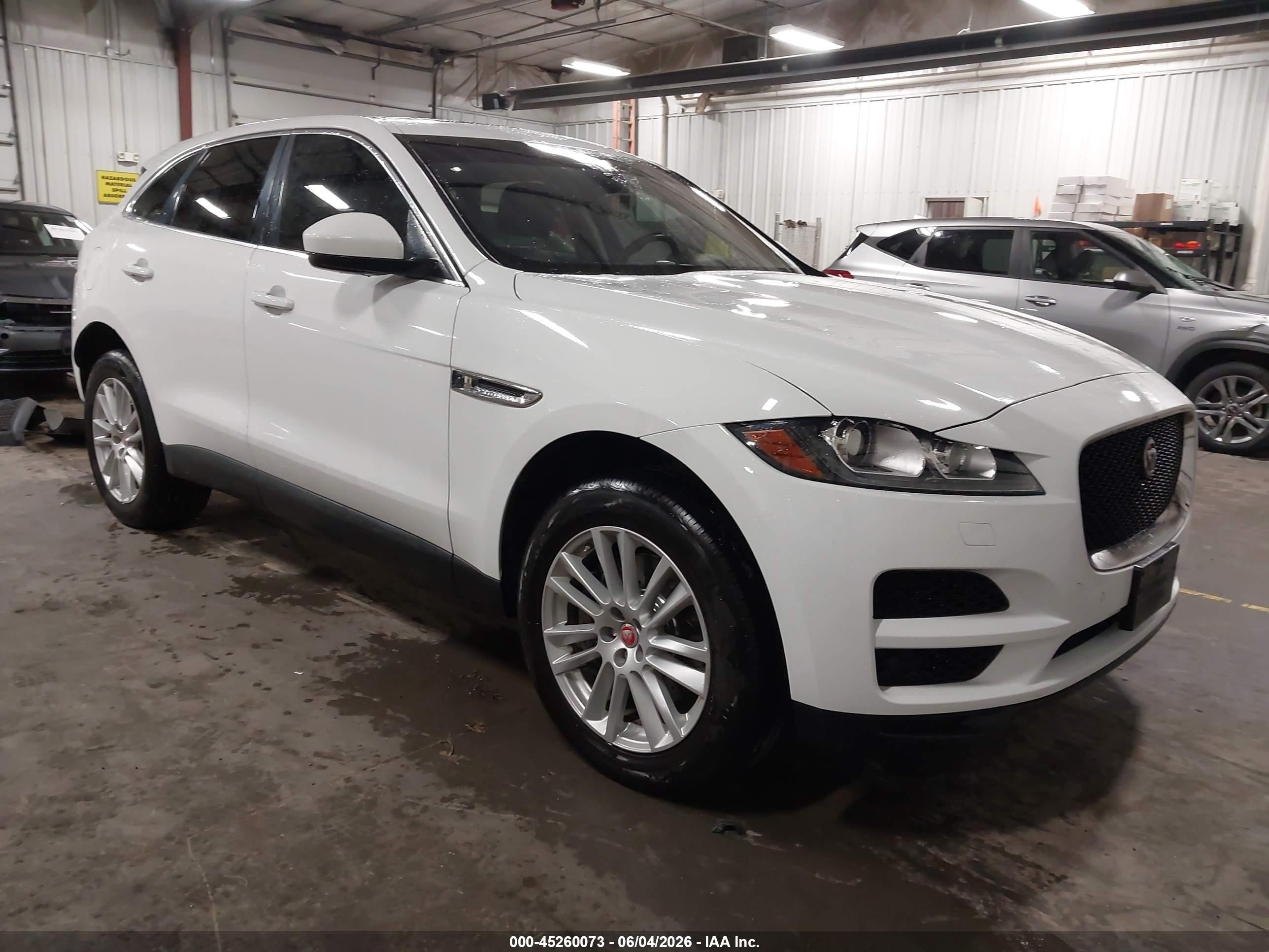 2020 Jaguar F-Pace 30t Prestige, VIN SADCK2GX0LA638578 — Град