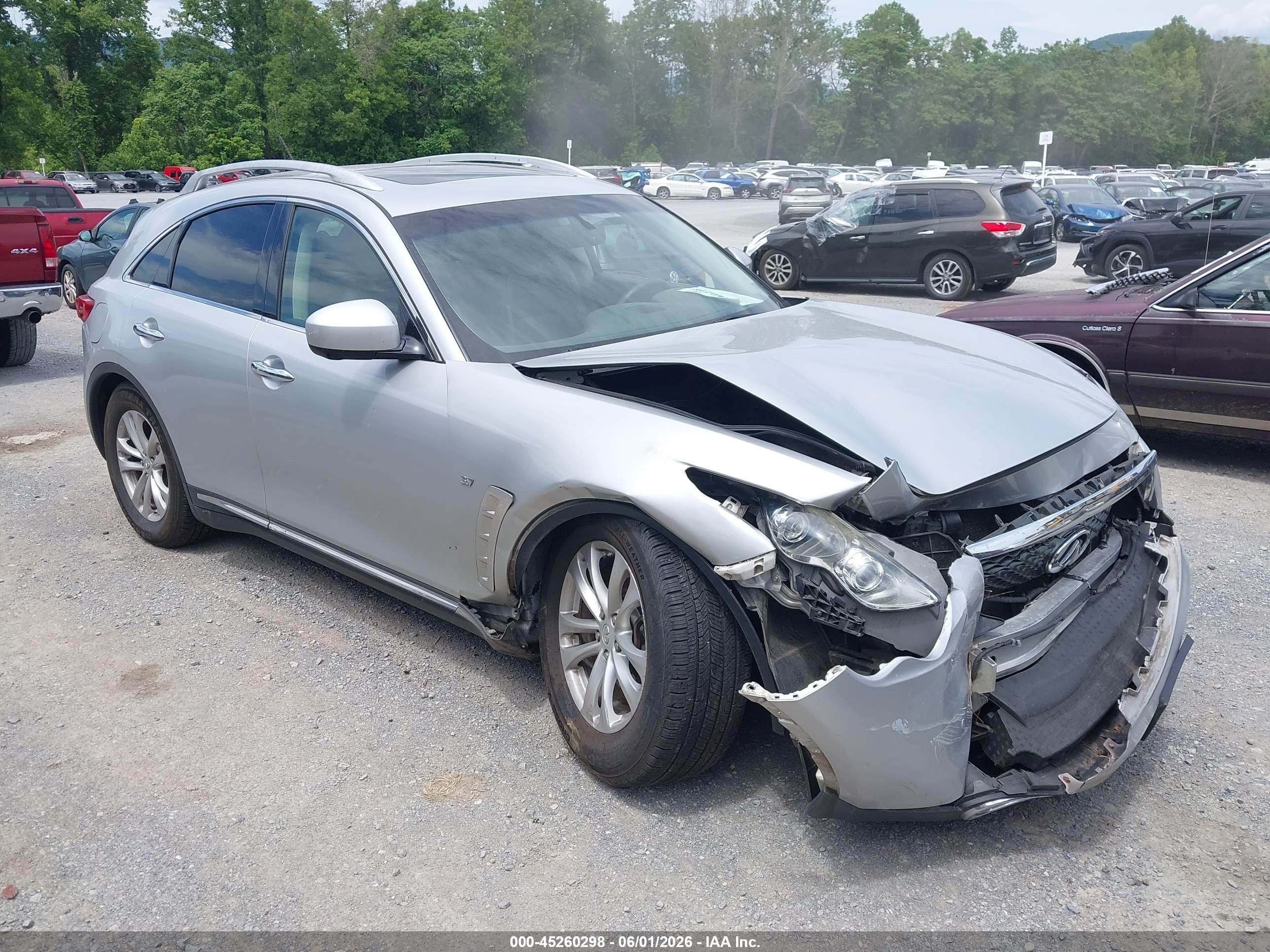 2017 Infiniti QX70, VIN JN8CS1MW2HM413459 — Front end