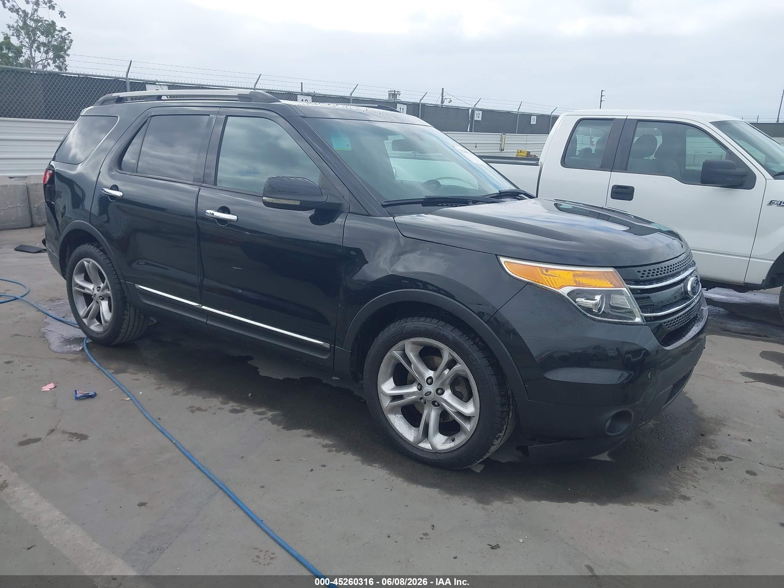 2013 Ford Explorer Limited, VIN 1FM5K7F86DGA04522 — Зад