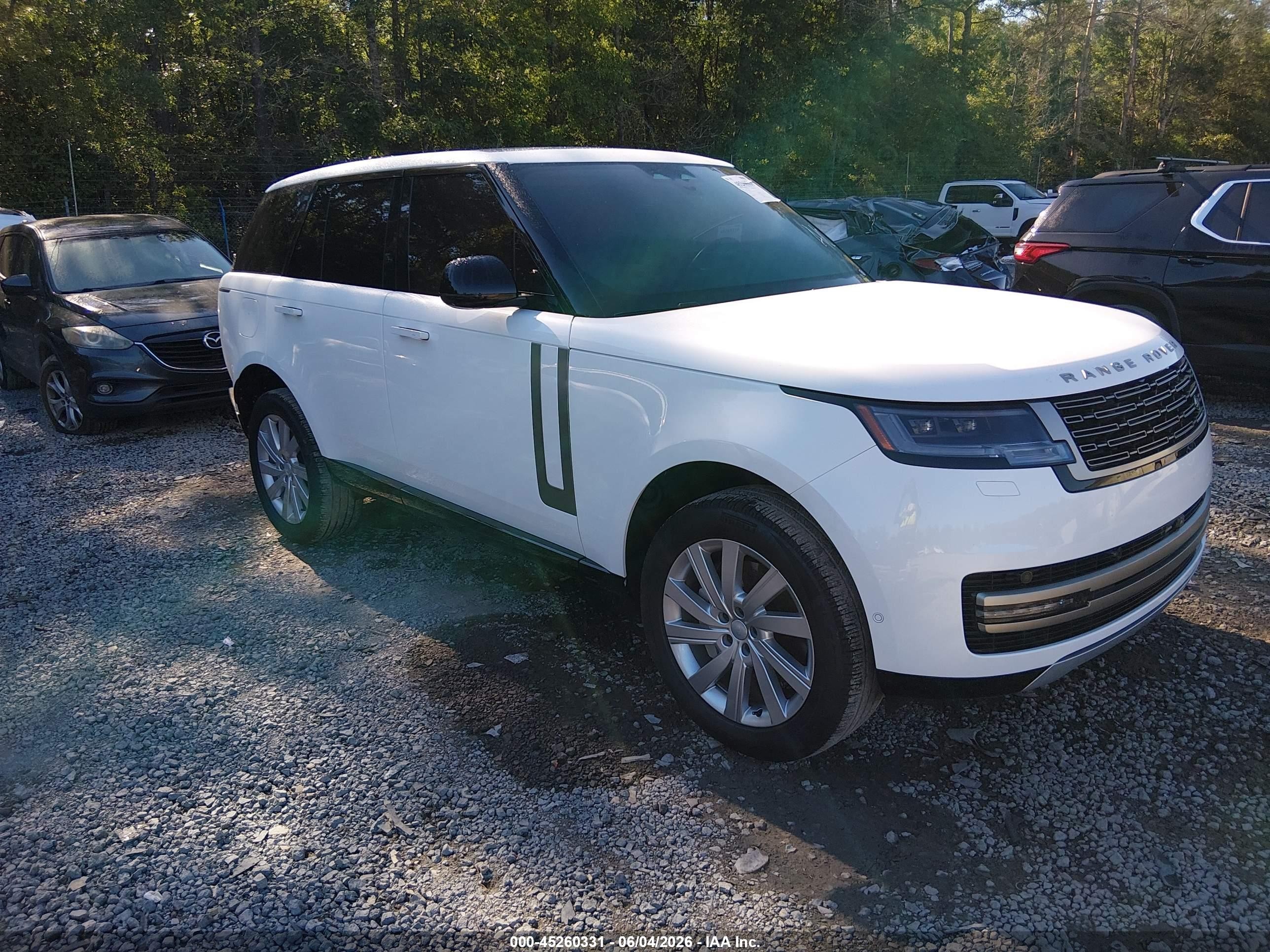 2025 Land Rover Range Rover SE, VIN SALKP9FU5SA308659 — Rear end