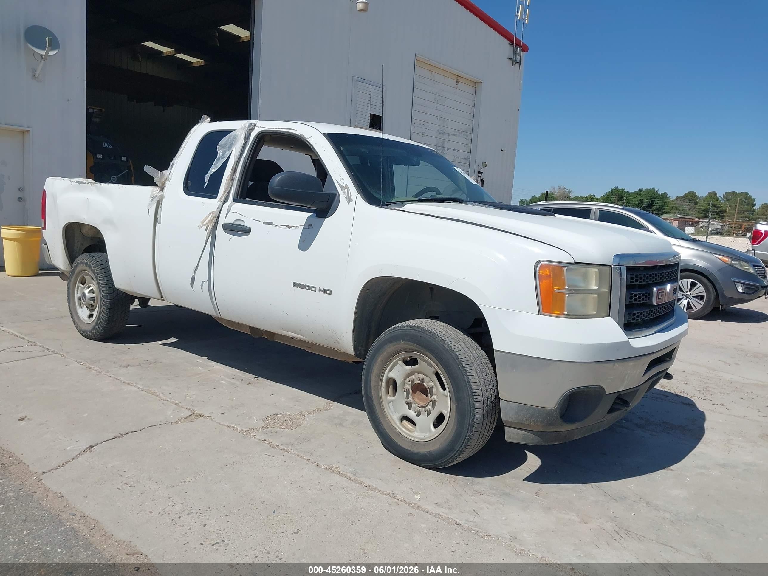 2011 GMC Sierra 2500HD Work Truck, VIN 1GT21ZCG4BZ446623 — Normal wear