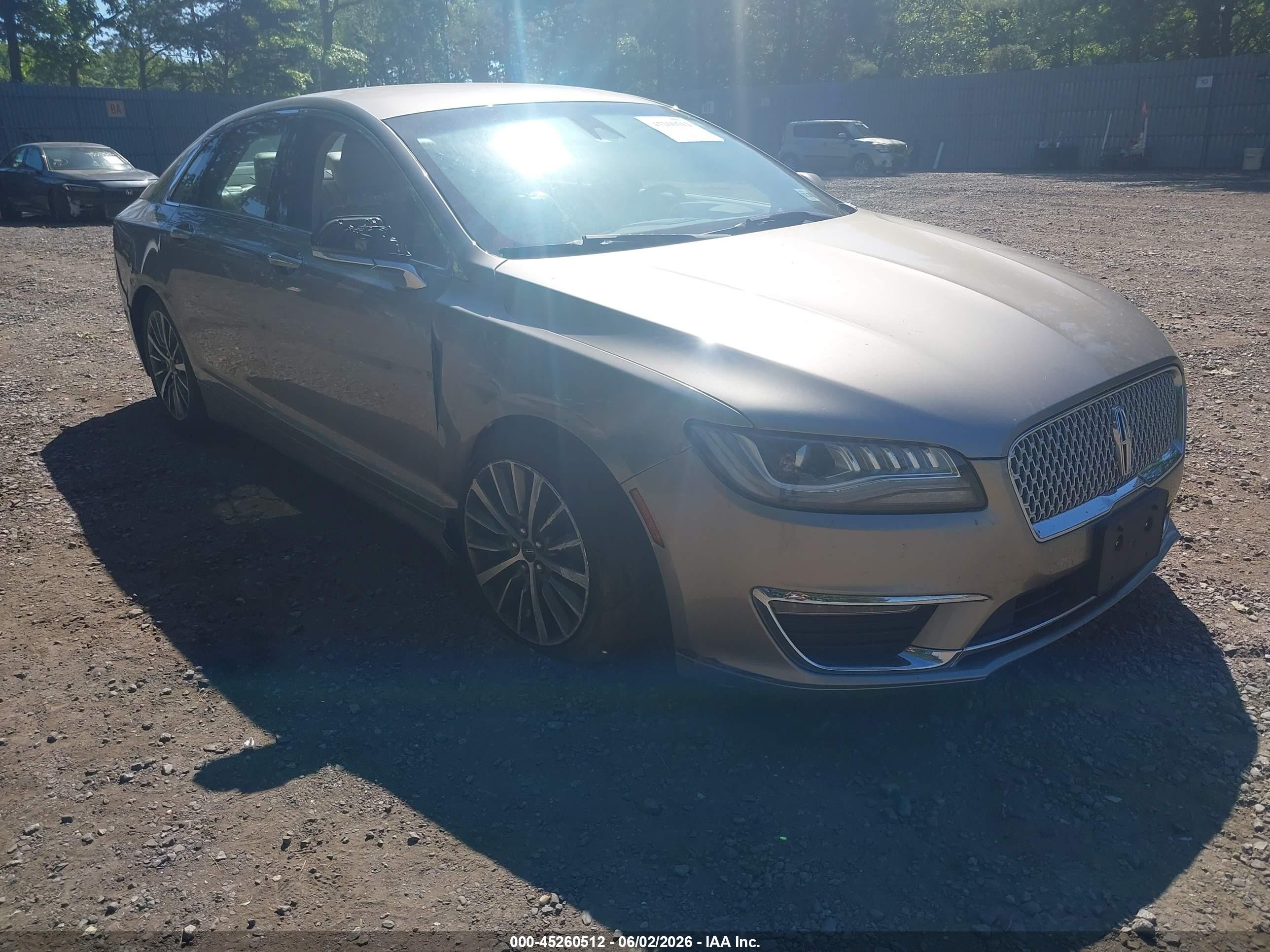 2020 Lincoln MKZ Standard, VIN 3LN6L5B94LR601728 — Side