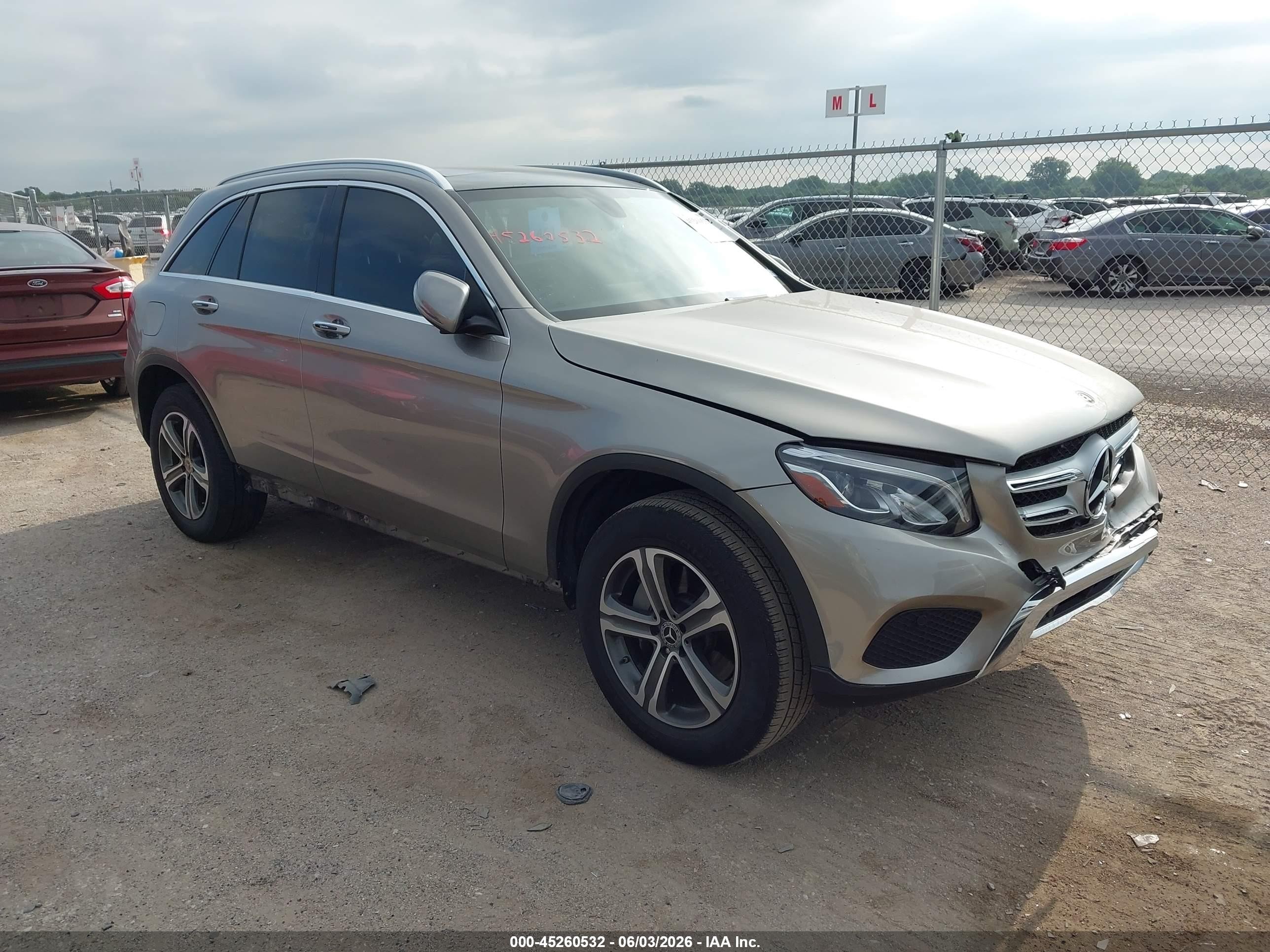 2019 Mercedes-Benz GLC 300, VIN WDC0G4JB3KV186443 — Front end