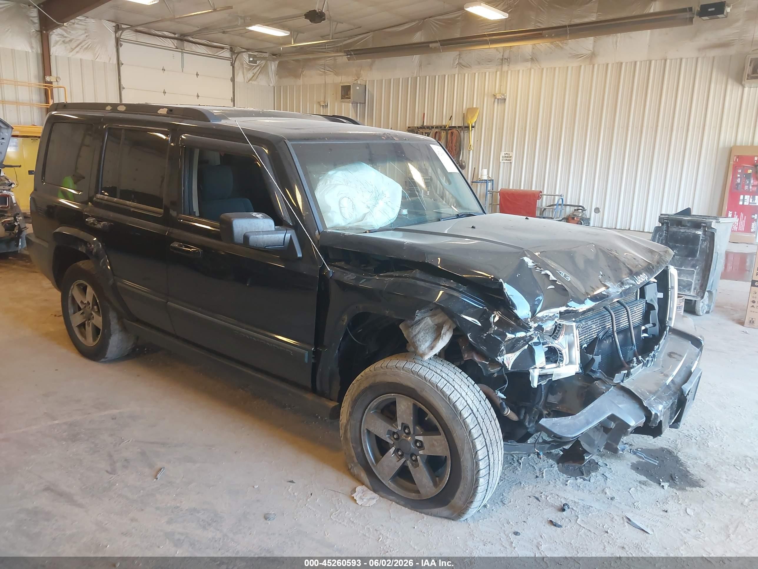 2008 Jeep Commander Sport, VIN 1J8HG48K98C149537 — Front end
