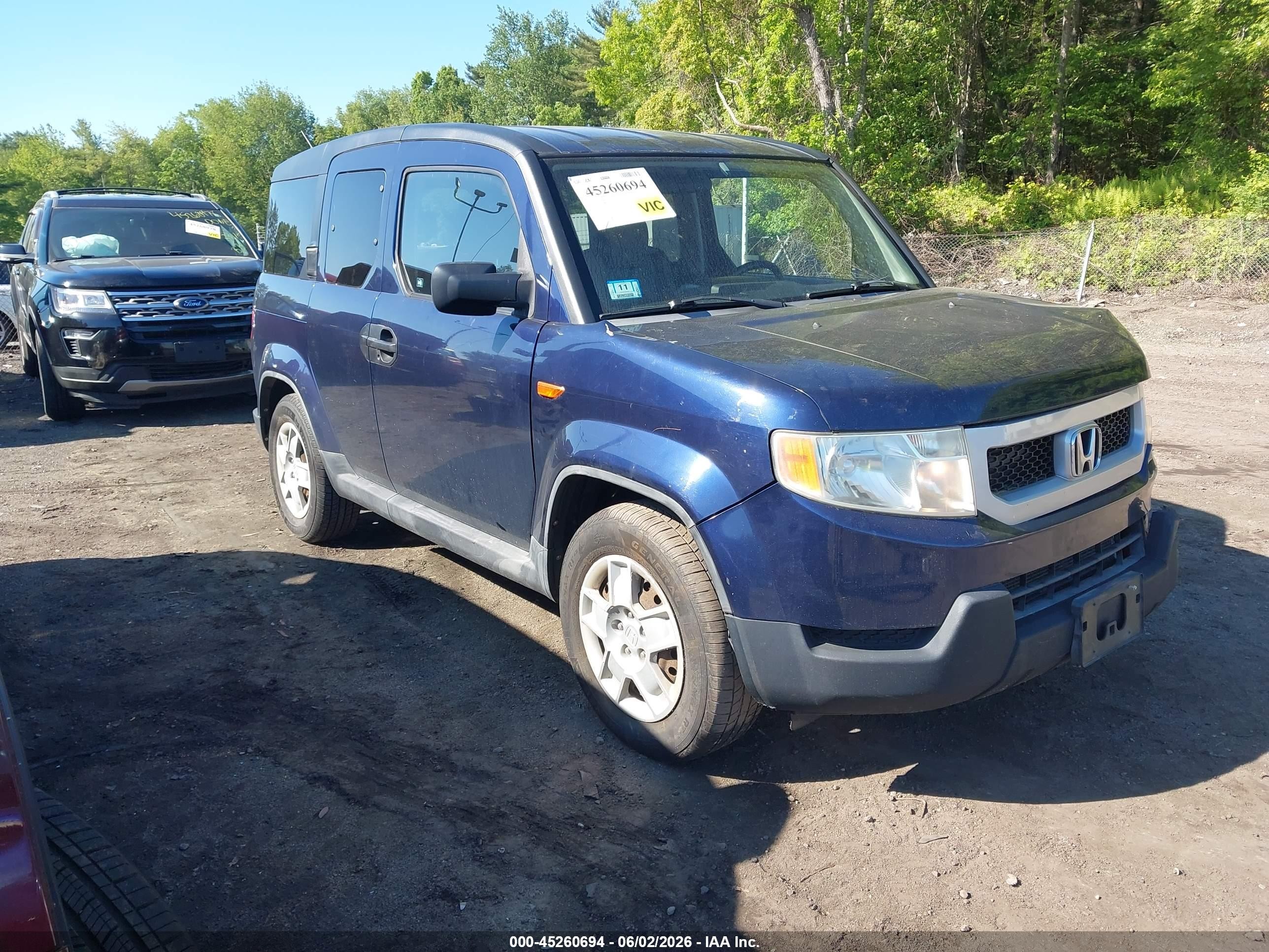 2010 Honda Element LX, VIN 5J6YH2H38AL003762 — Front end