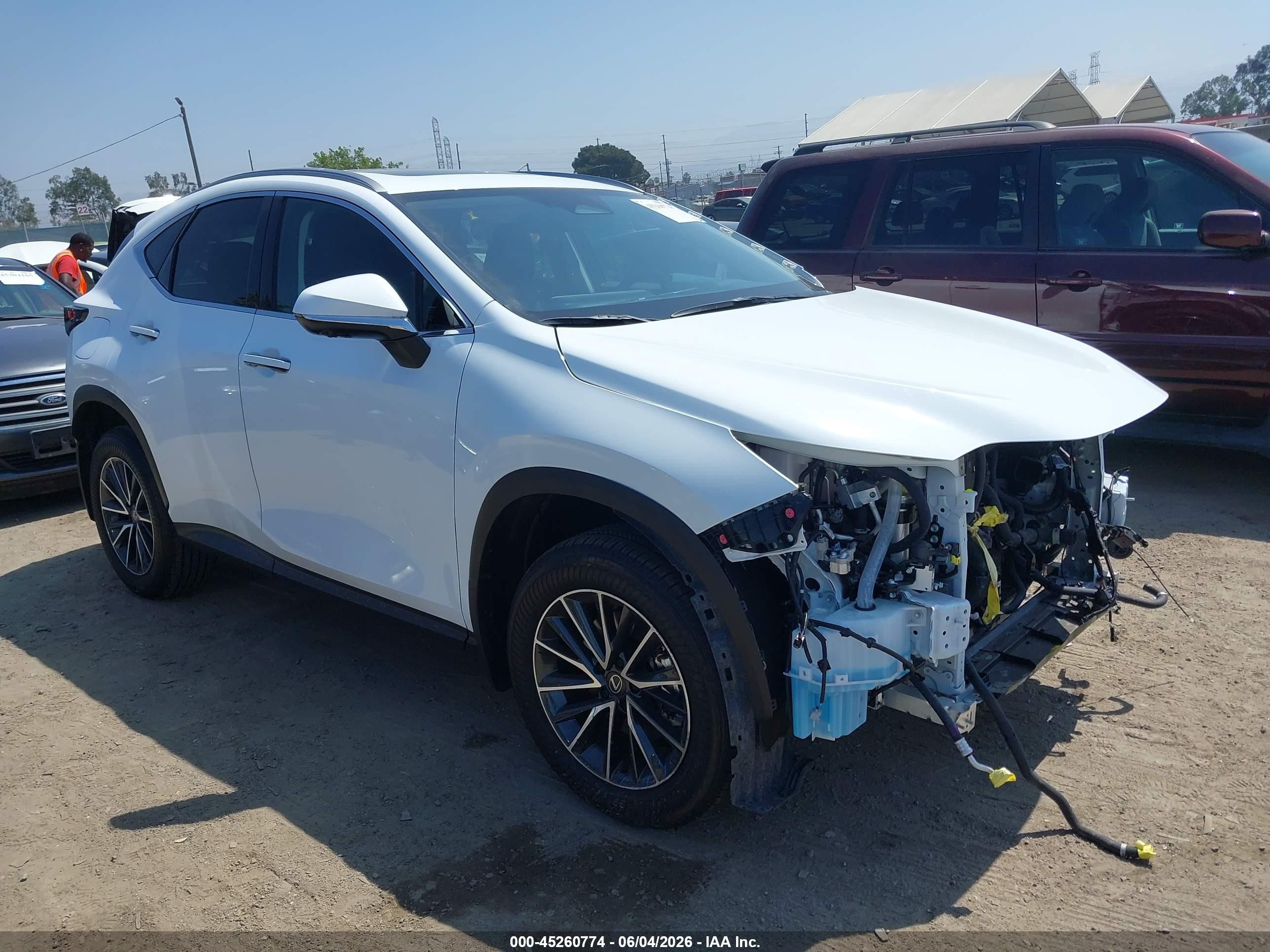 2026 Lexus NX 450h+ Luxury, VIN JTJHKCFZ0T2081592 — Перед