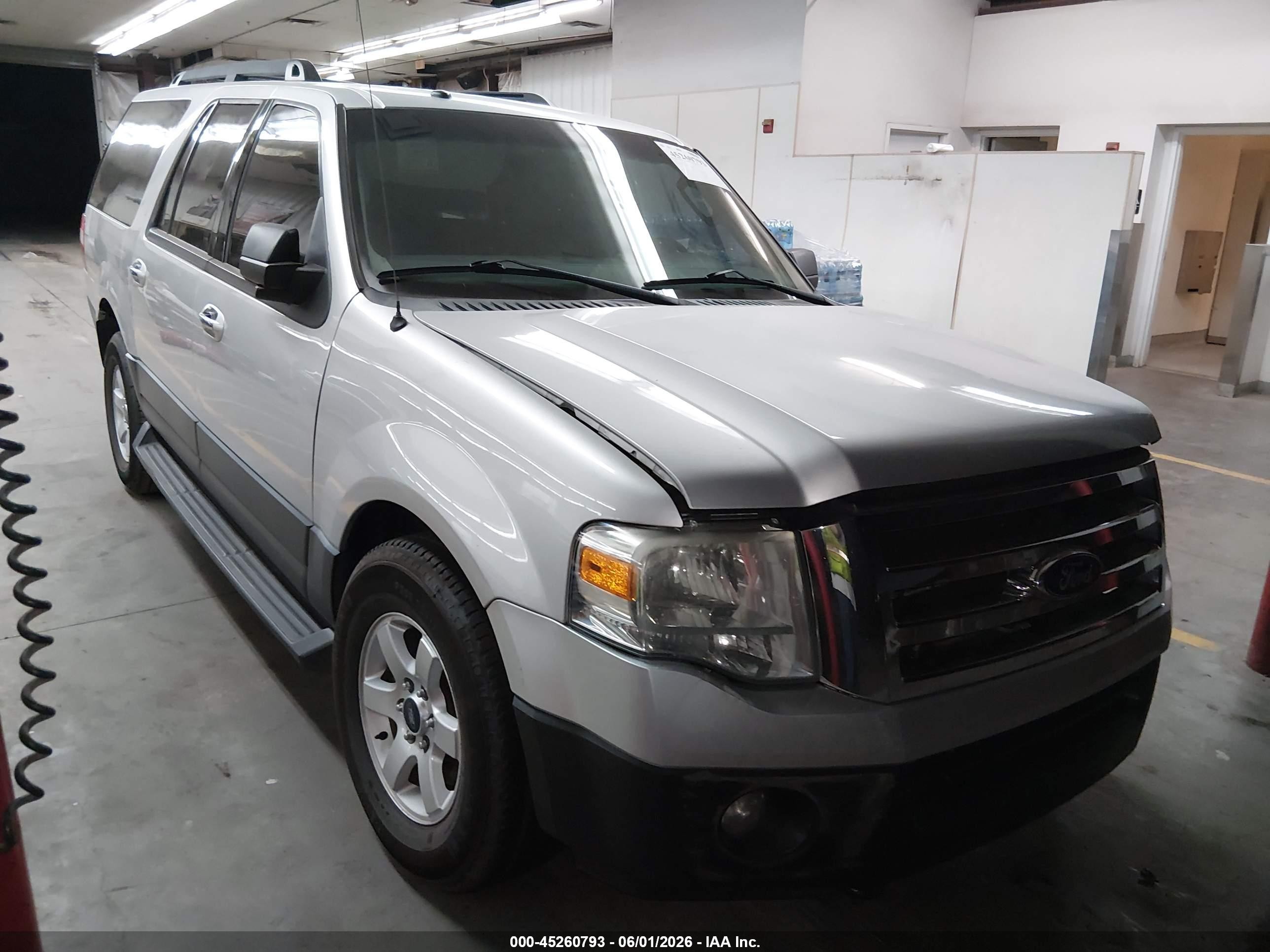 2014 Ford Expedition Max XL, VIN 1FMJK1G52EEF59660 — Front end