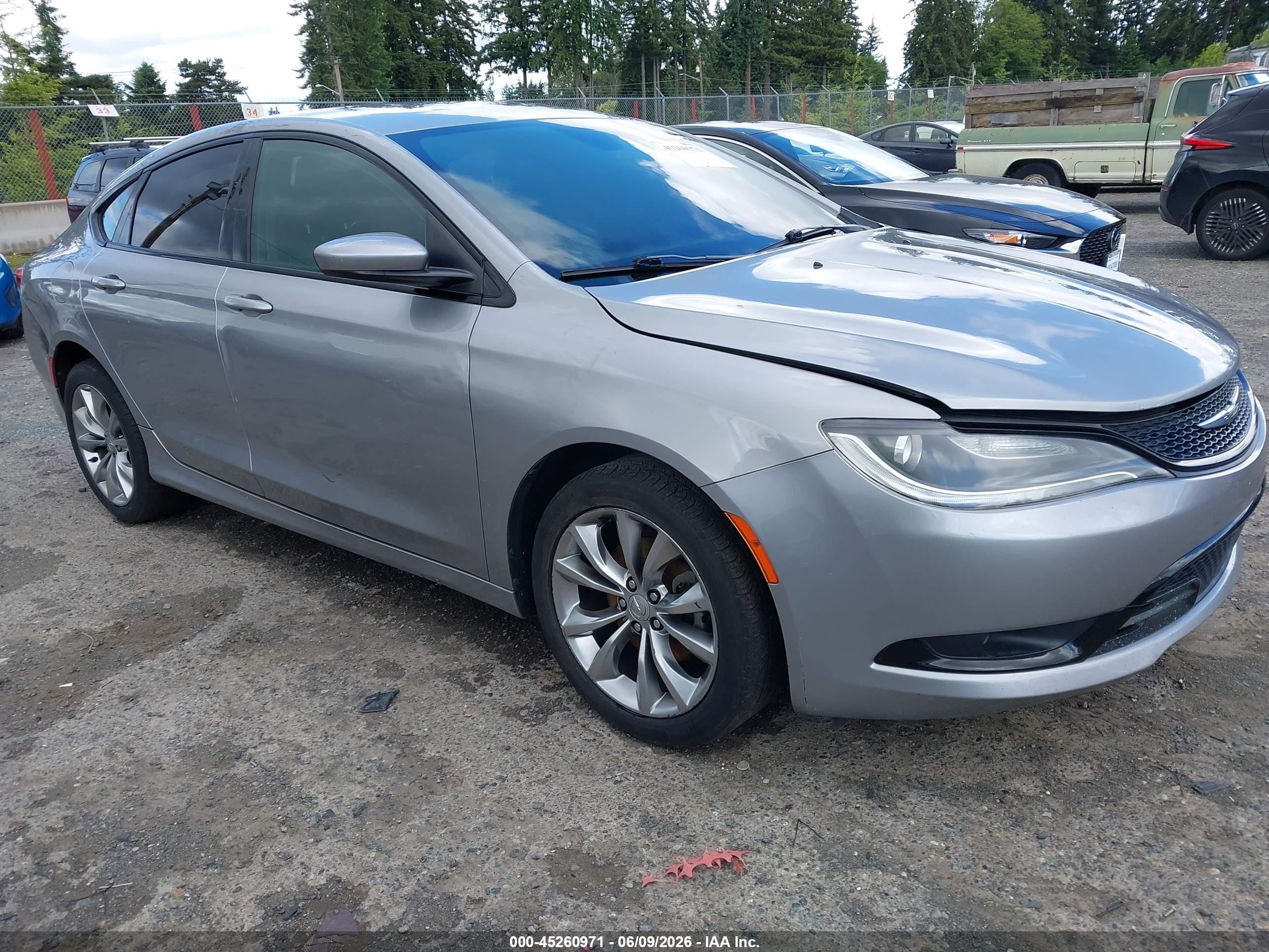 2015 Chrysler 200 S, VIN 1C3CCCBBXFN746797 — Пожар в салоне