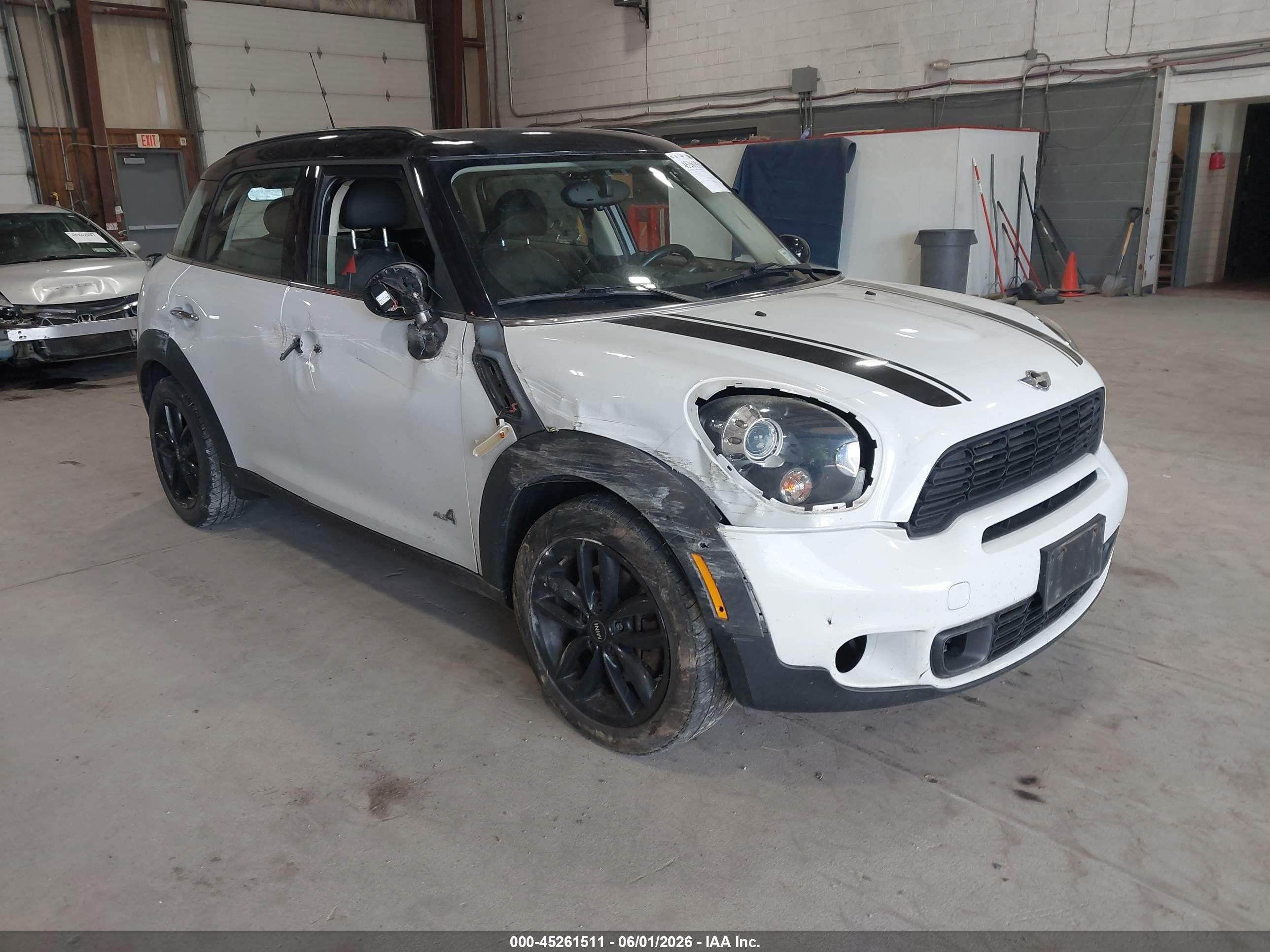 2013 MINI Countryman S ALL4, VIN WMWZC5C59DWM15739 — Бок