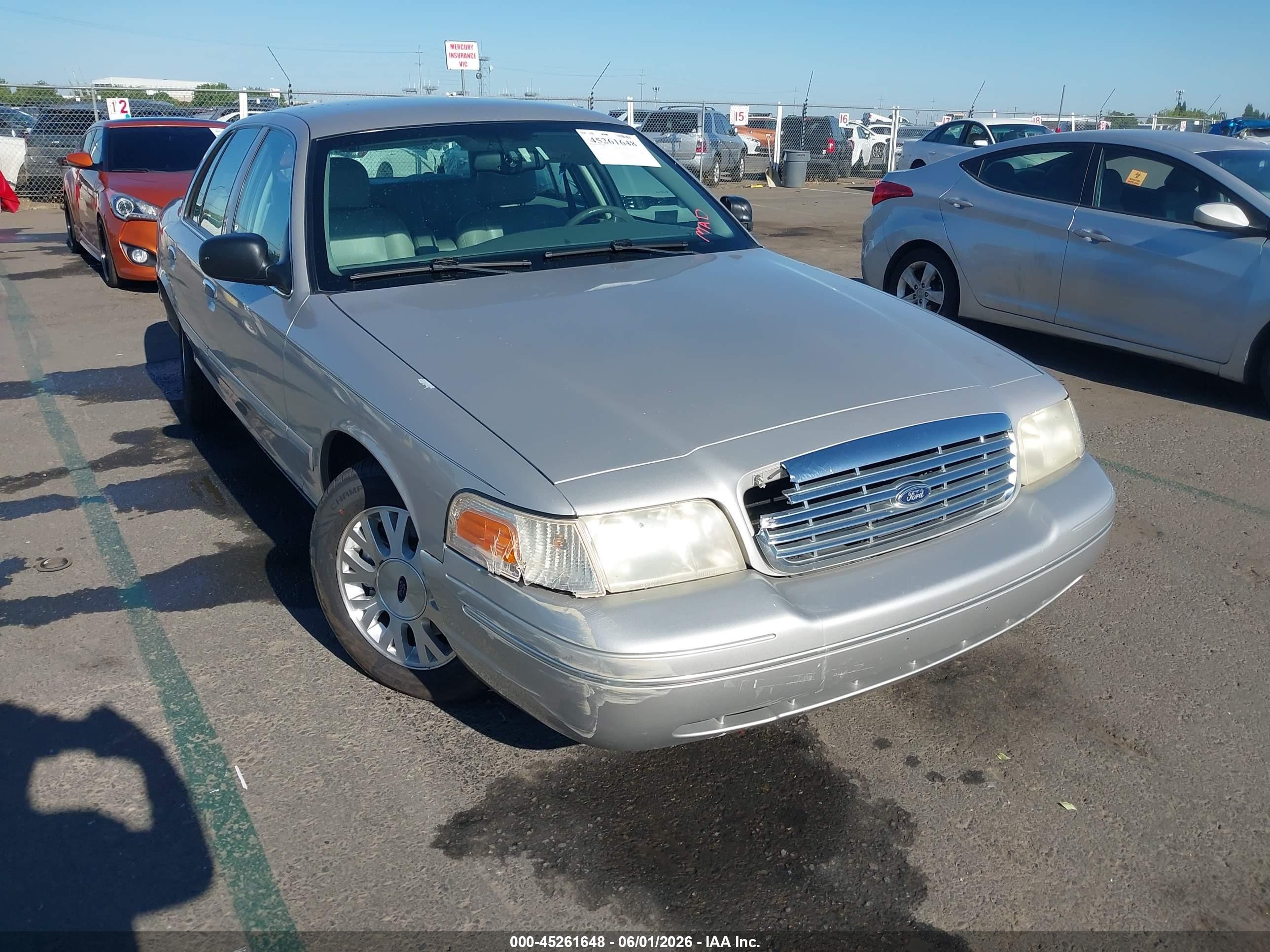 2003 Ford Crown Victoria LX, VIN 2FAFP74W93X197596 — Rear end