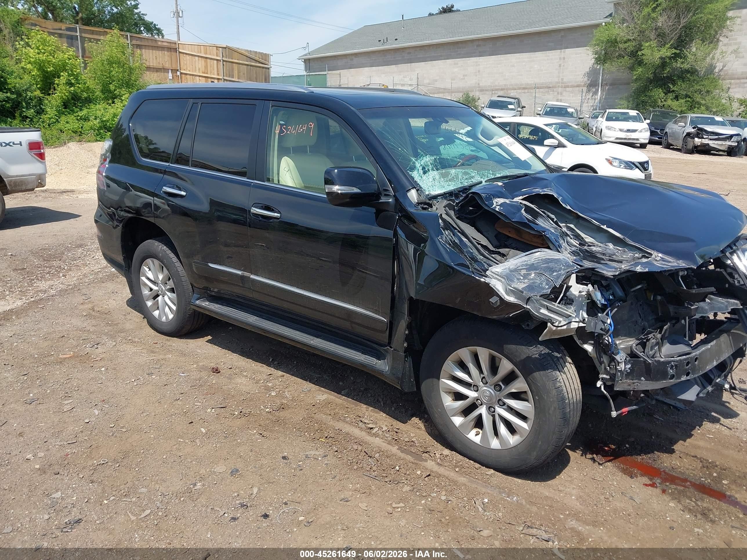 2015 Lexus GX 460, VIN JTJBM7FX2F5112401 — Front end