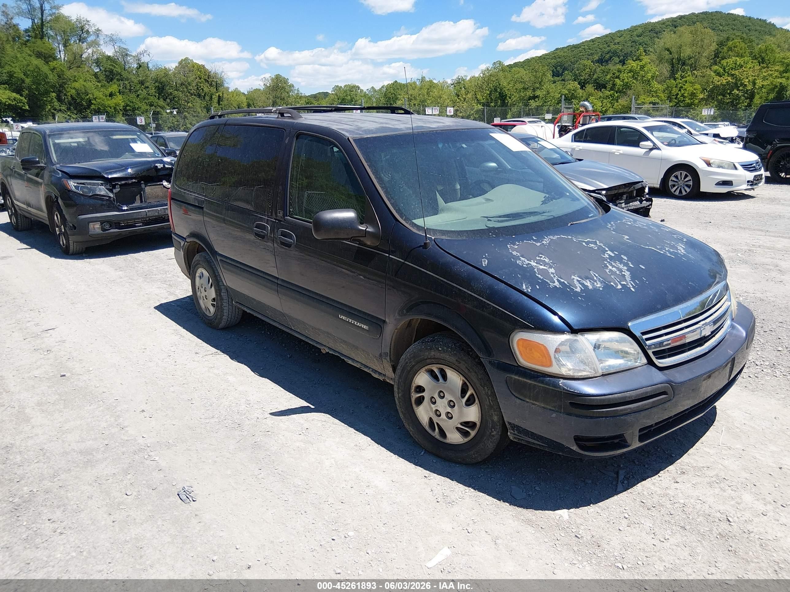 2002 Chevrolet Venture Plus 1SB, VIN 1GNDU03E72D122970 — Front end
