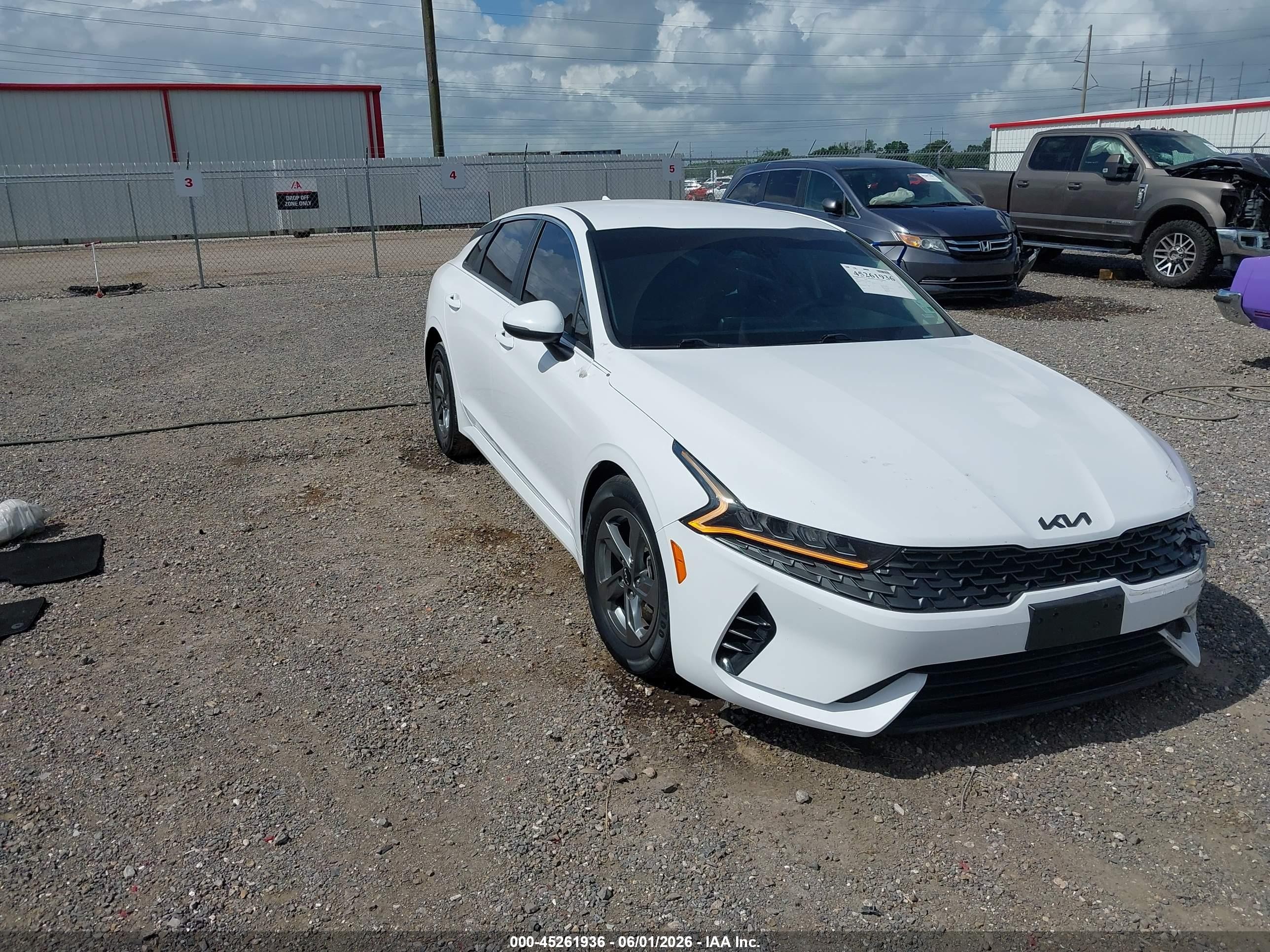 2022 Kia K5 LXS, VIN 5XXG14J21NG103081 — Side