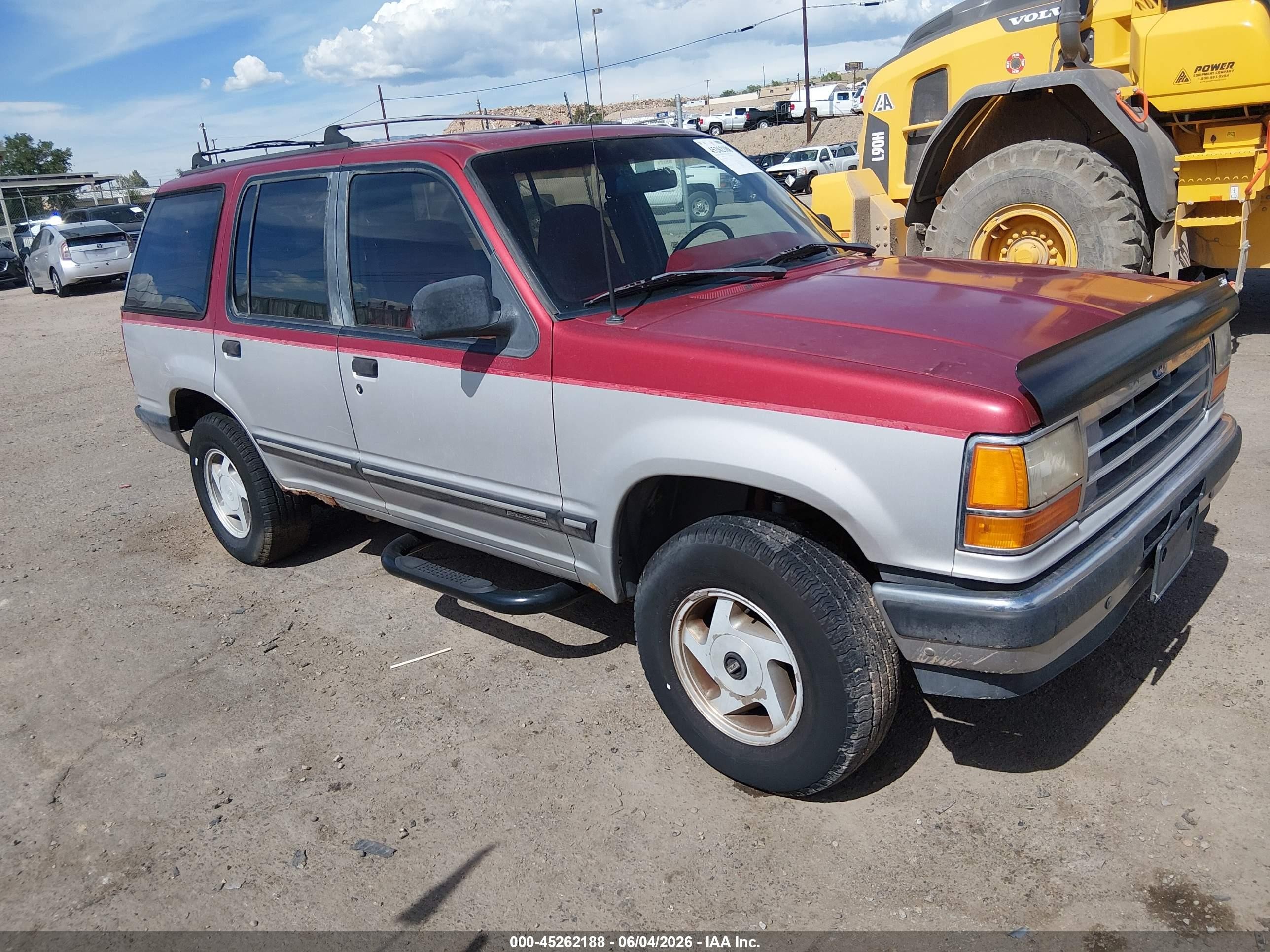 1992 Ford Explorer Eddie Bauer, VIN 1FMDU34X6NUD44491 — Normal wear