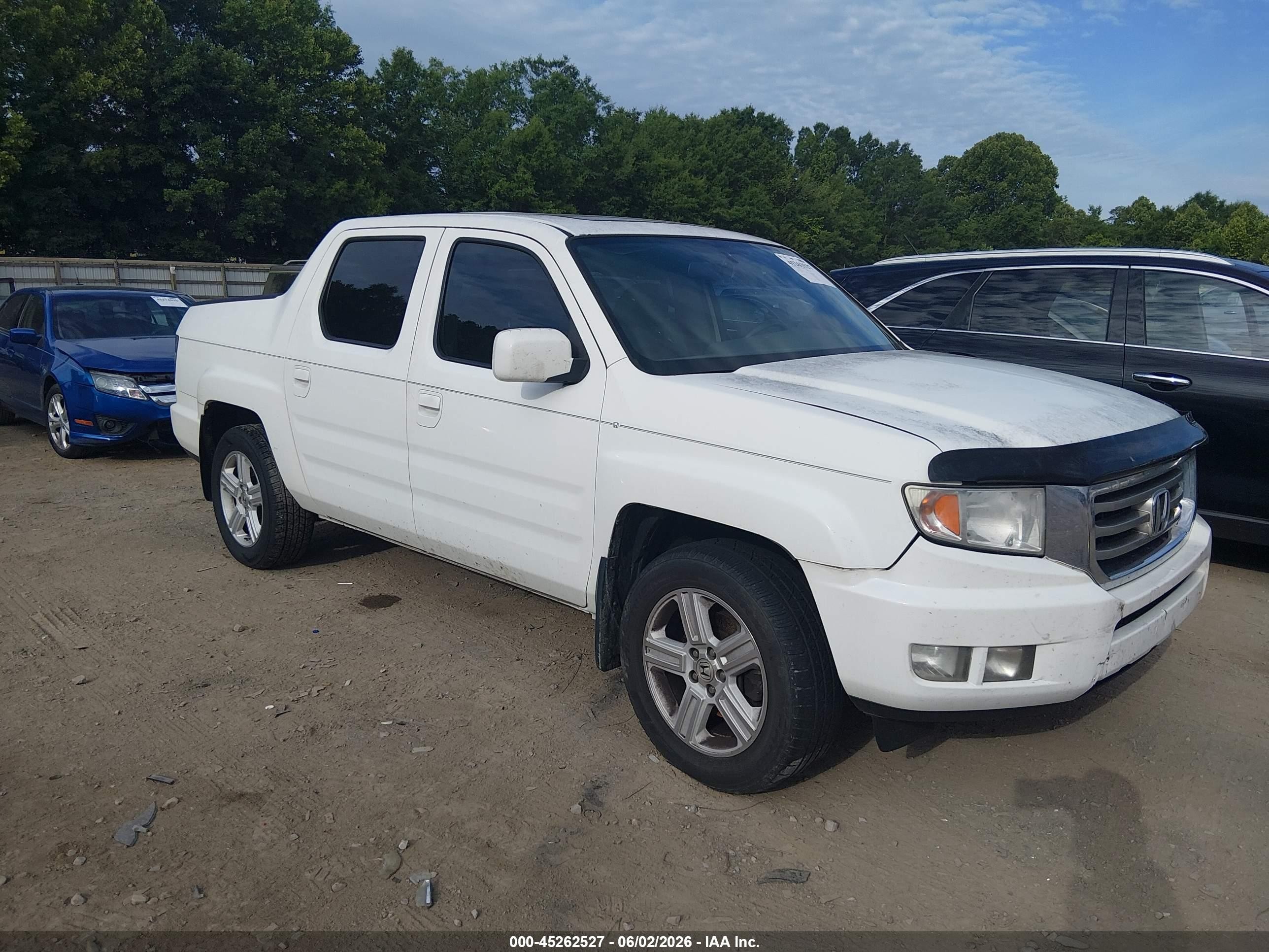 2013 Honda Ridgeline RTL, VIN 5FPYK1F54DB011653 — Front end