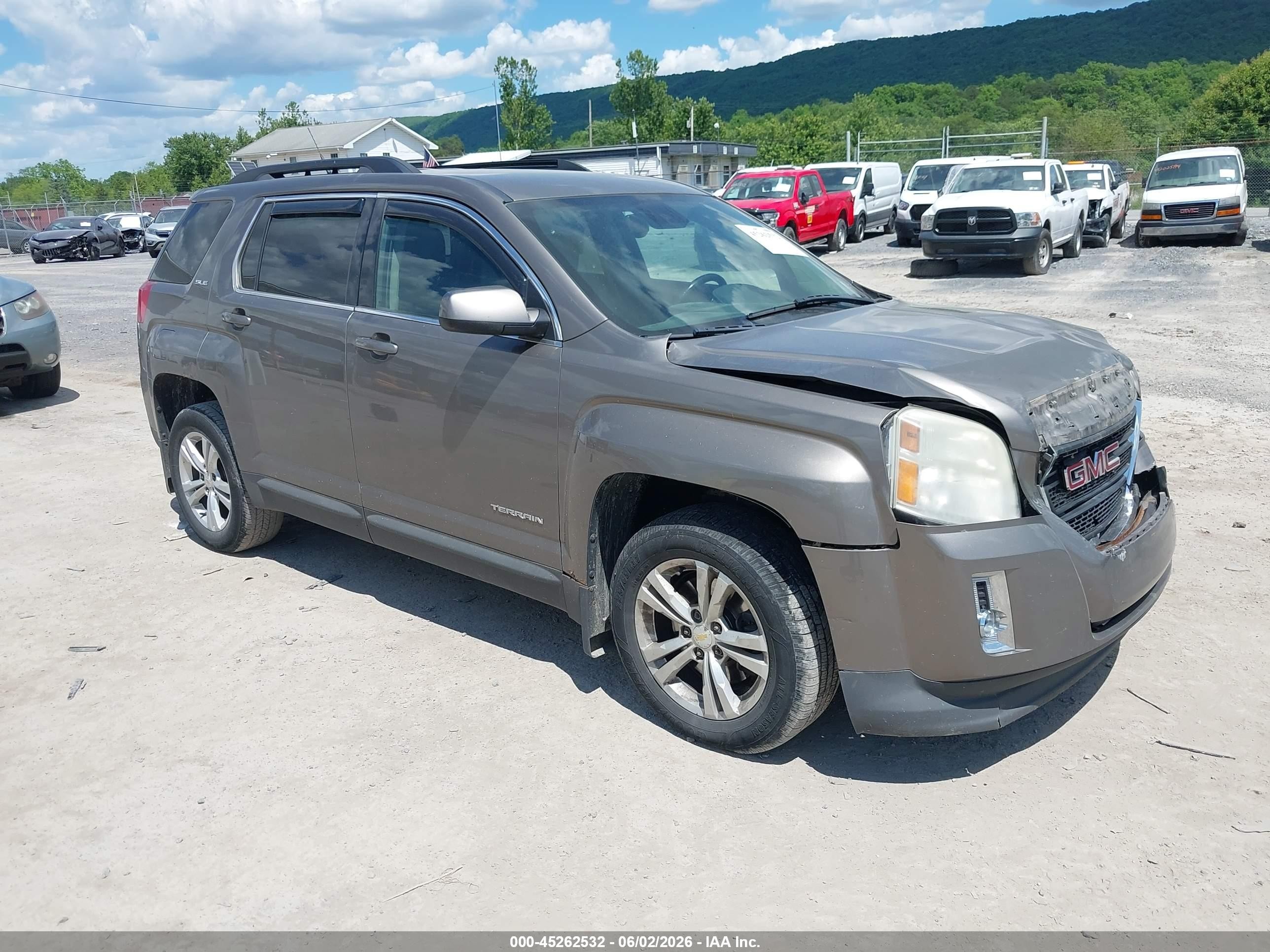 2012 GMC Terrain SLE-2, VIN 2GKFLTEK8C6348318 — Front end
