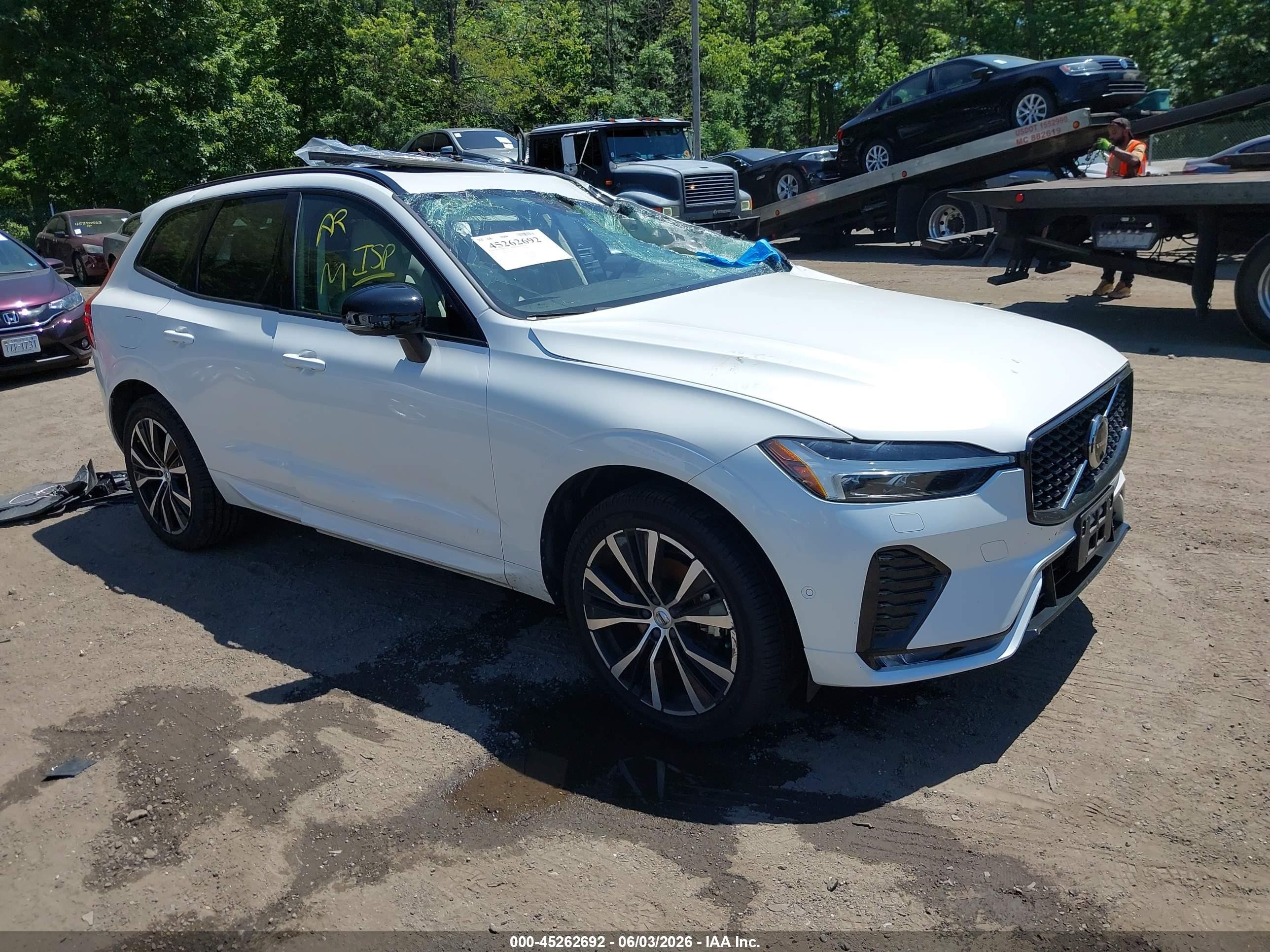 2023 Volvo XC60 Plus Dark Theme, VIN YV4L12RW9P1305768 — Опрокидывание