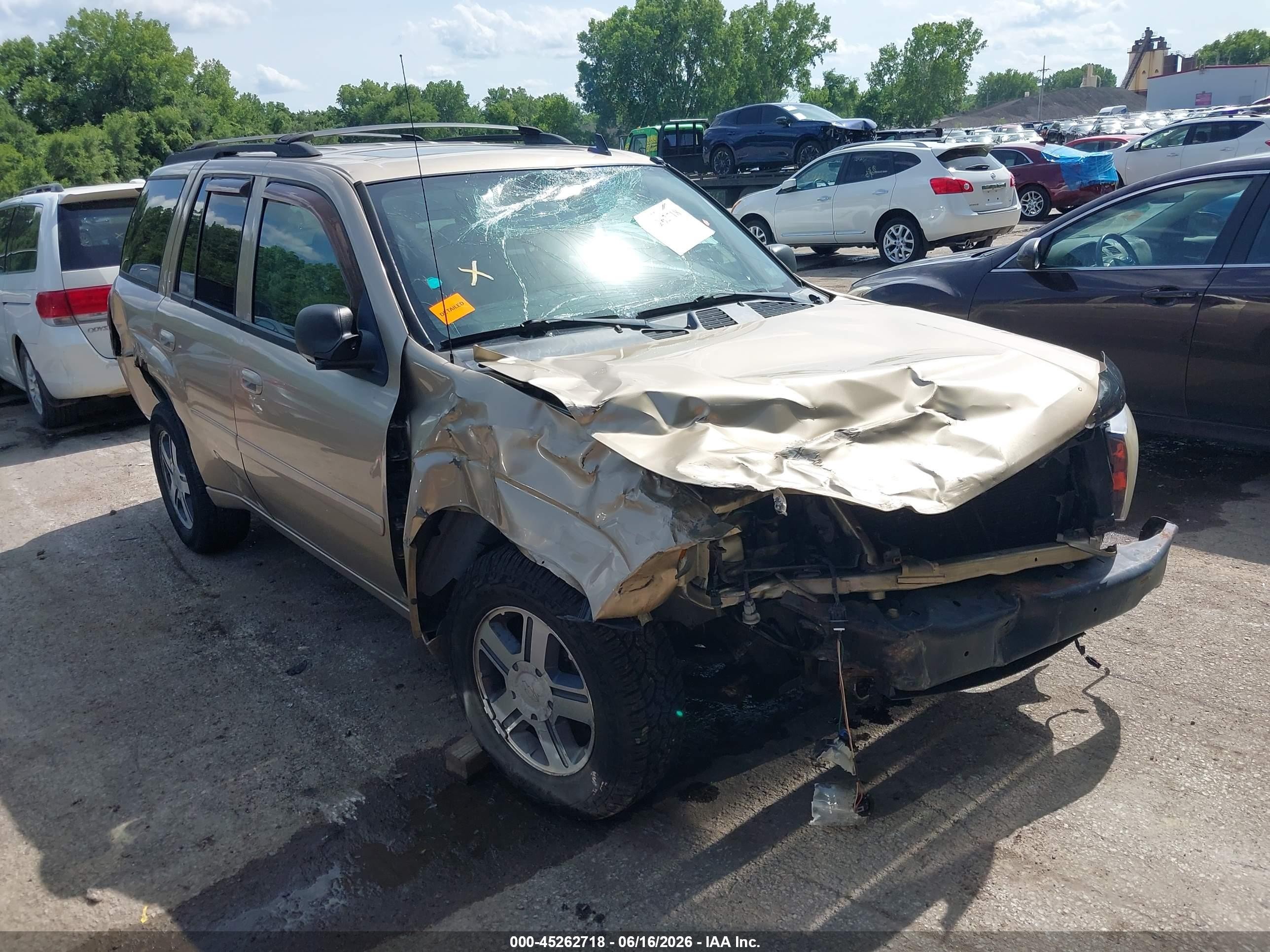2007 Chevrolet TrailBlazer LS, VIN 1GNDT13S972302503 — Front end