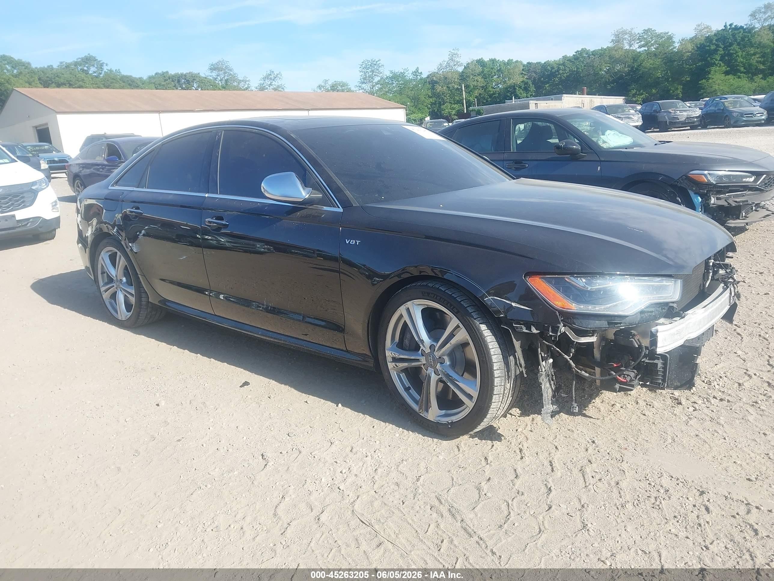 2015 Audi S6, VIN WAUF2AFC6FN005823 — Front end