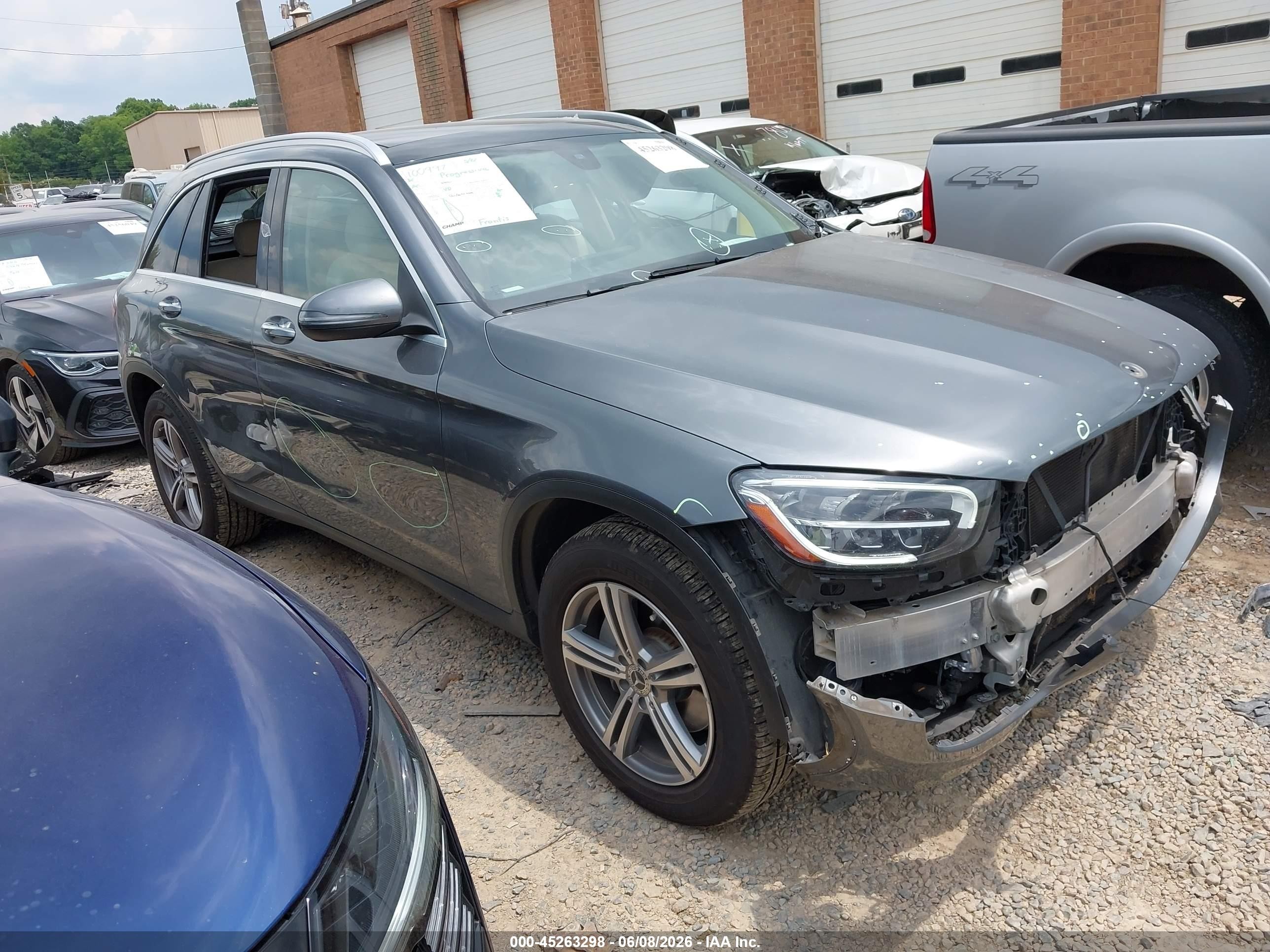 2021 Mercedes-Benz GLC 300, VIN W1N0G8DB6MF876217 — Front end