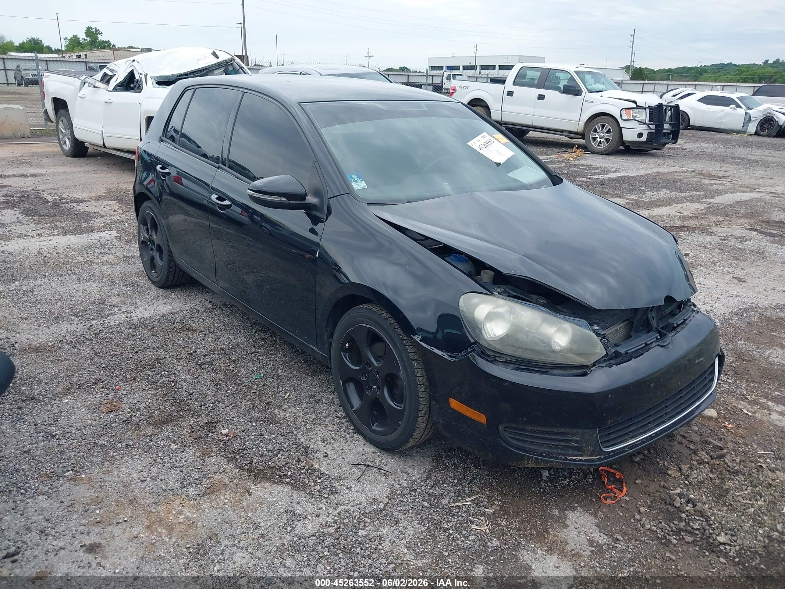 2010 Volkswagen Golf, VIN WVWDA7AJXAW086852 — Перед
