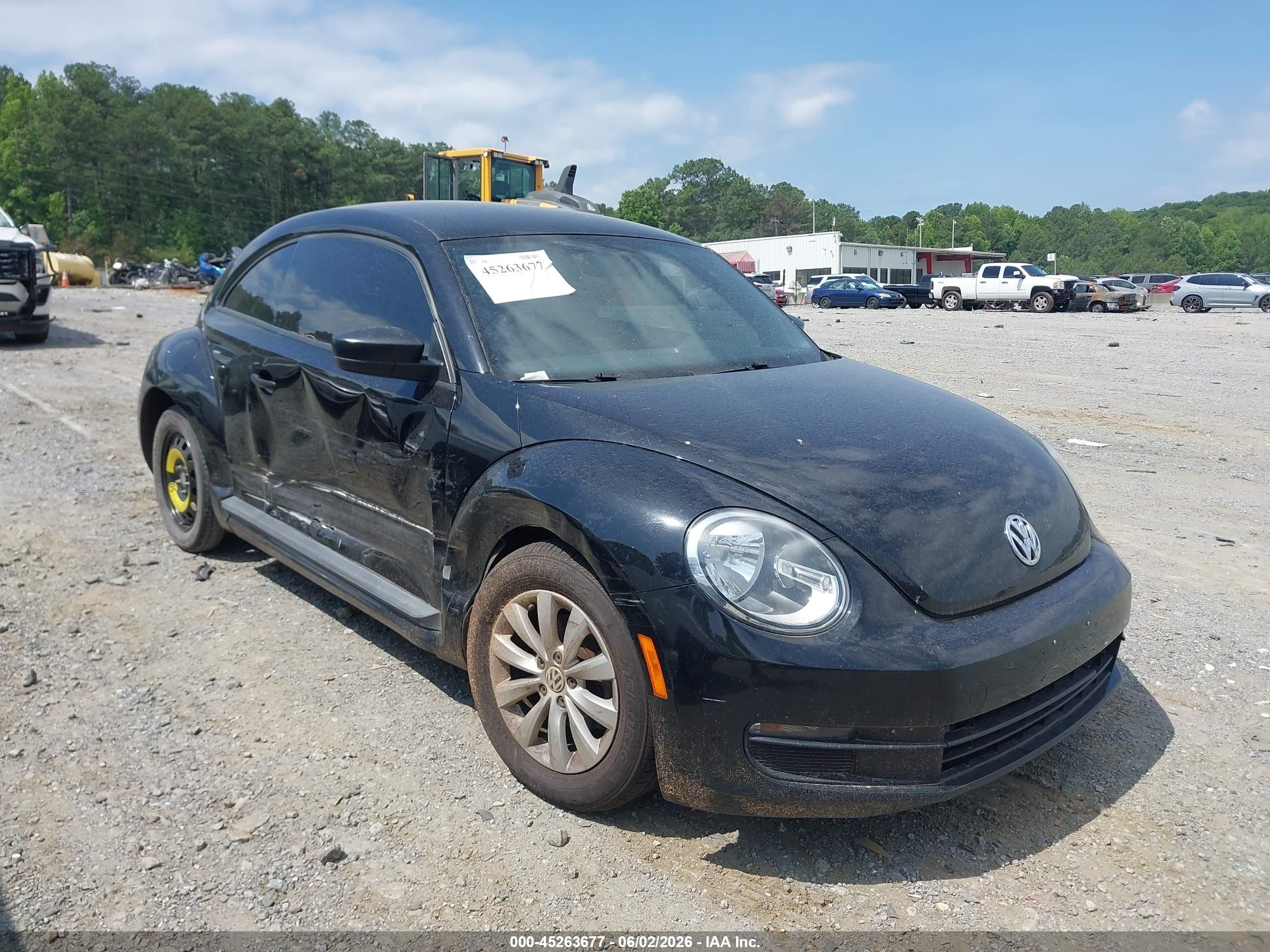 2014 Volkswagen Beetle Entry, VIN 3VWFP7AT6EM604967 — Side