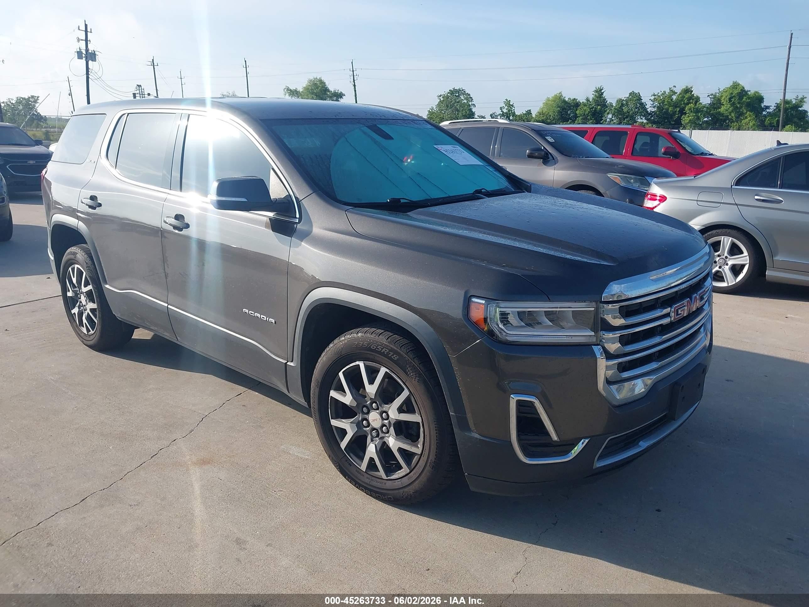2020 GMC Acadia SLE, VIN 1GKKNKLA1LZ132828 — Перед