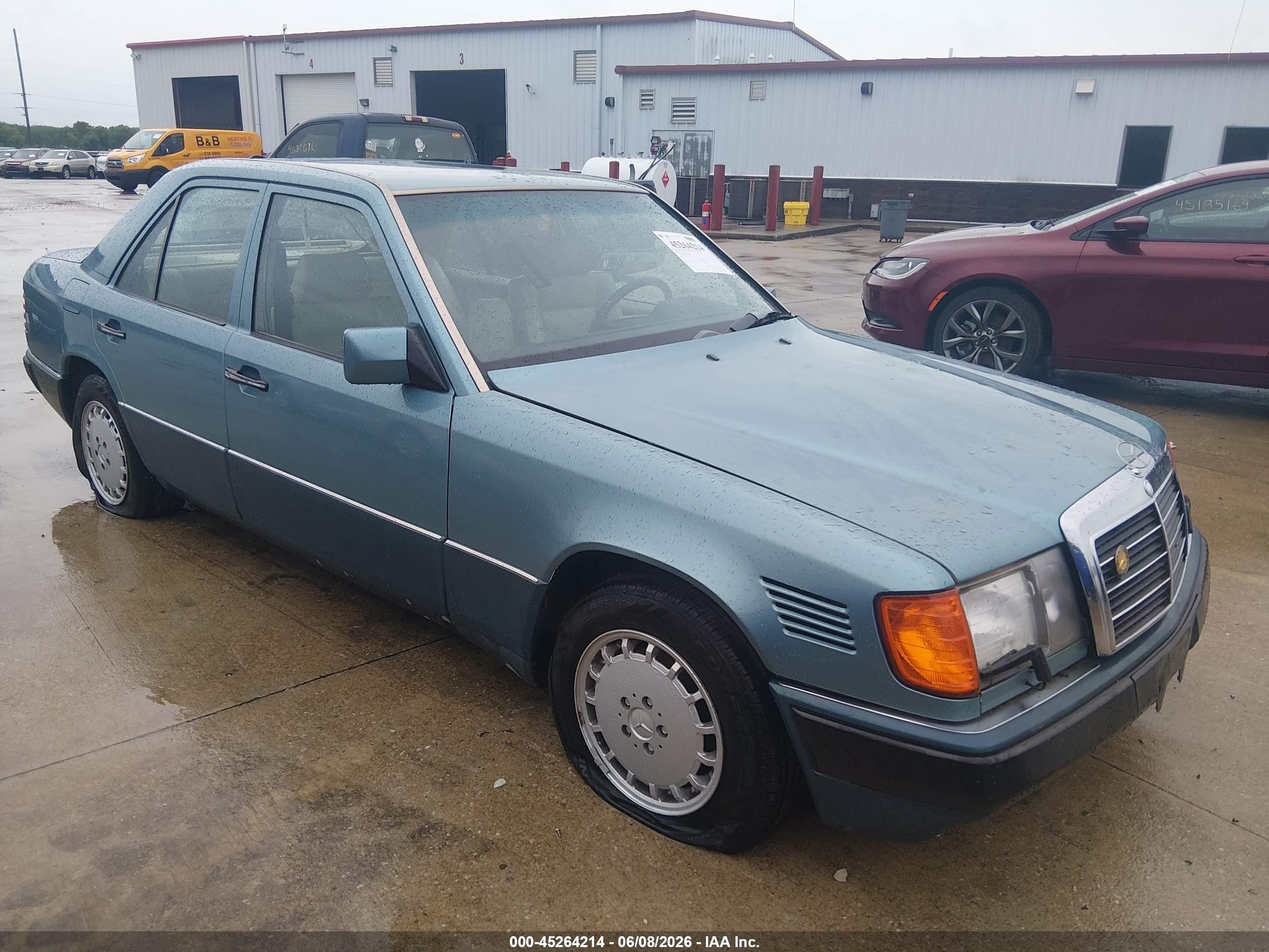 1991 Mercedes-Benz 300, VIN WDBEB28D8MB378269 — Normal wear
