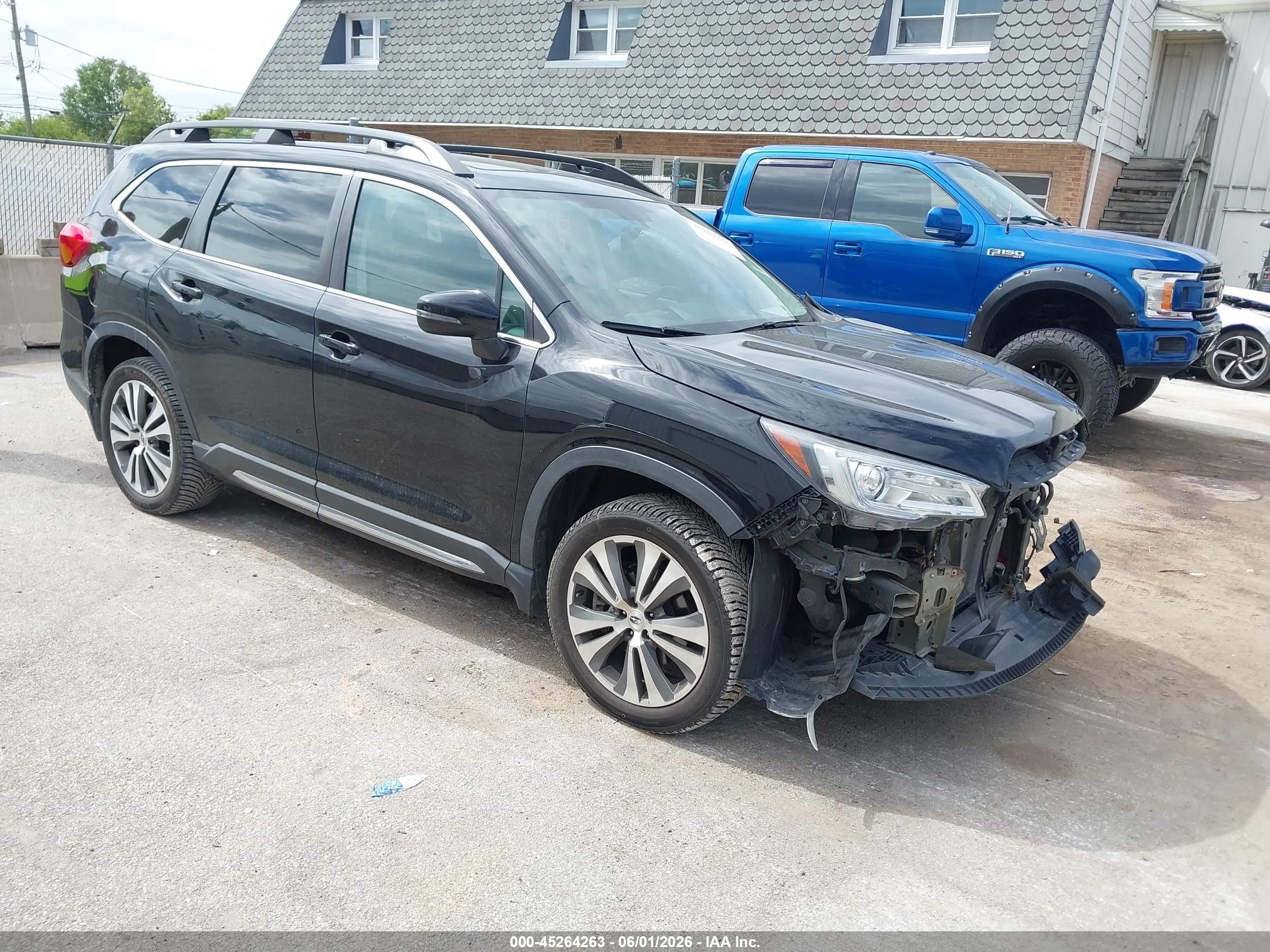 2020 Subaru Ascent Limited, VIN 4S4WMAPD6L3400964 — Front end