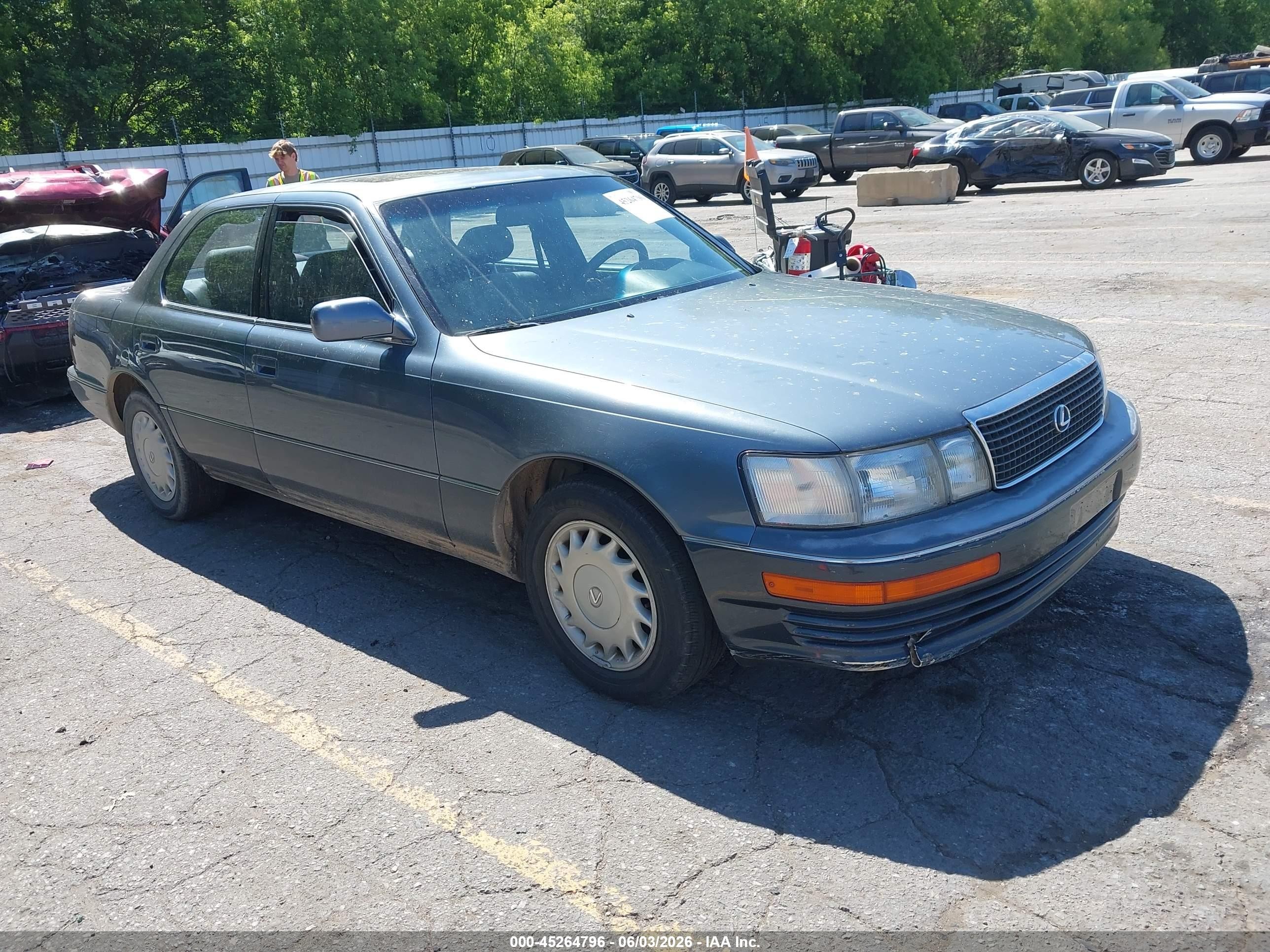 1990 Lexus LS 400, VIN JT8UF11E1L0042180 — Normal wear