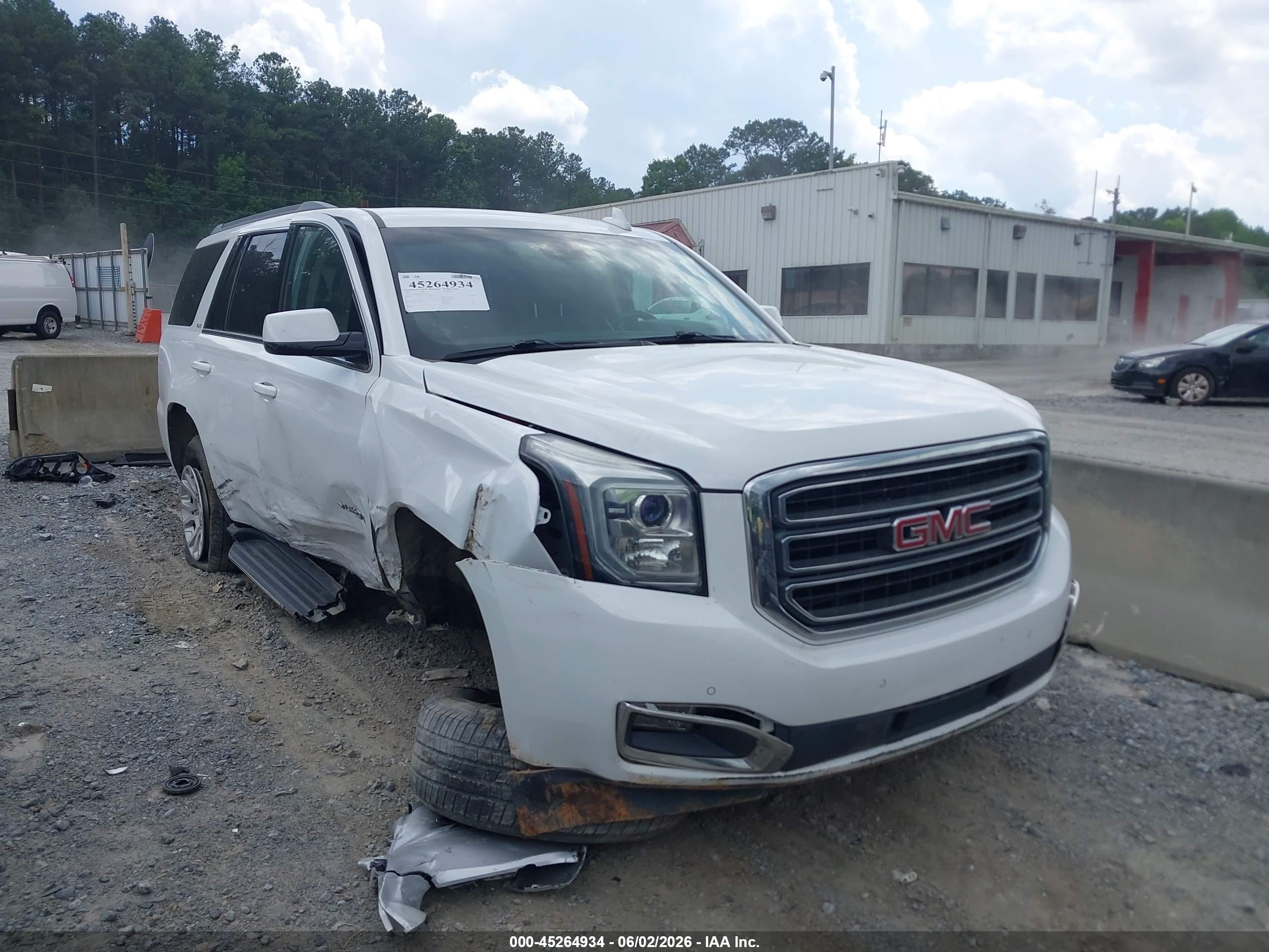 2017 GMC Yukon SLT, VIN 1GKS1BKC3HR128916 — Side