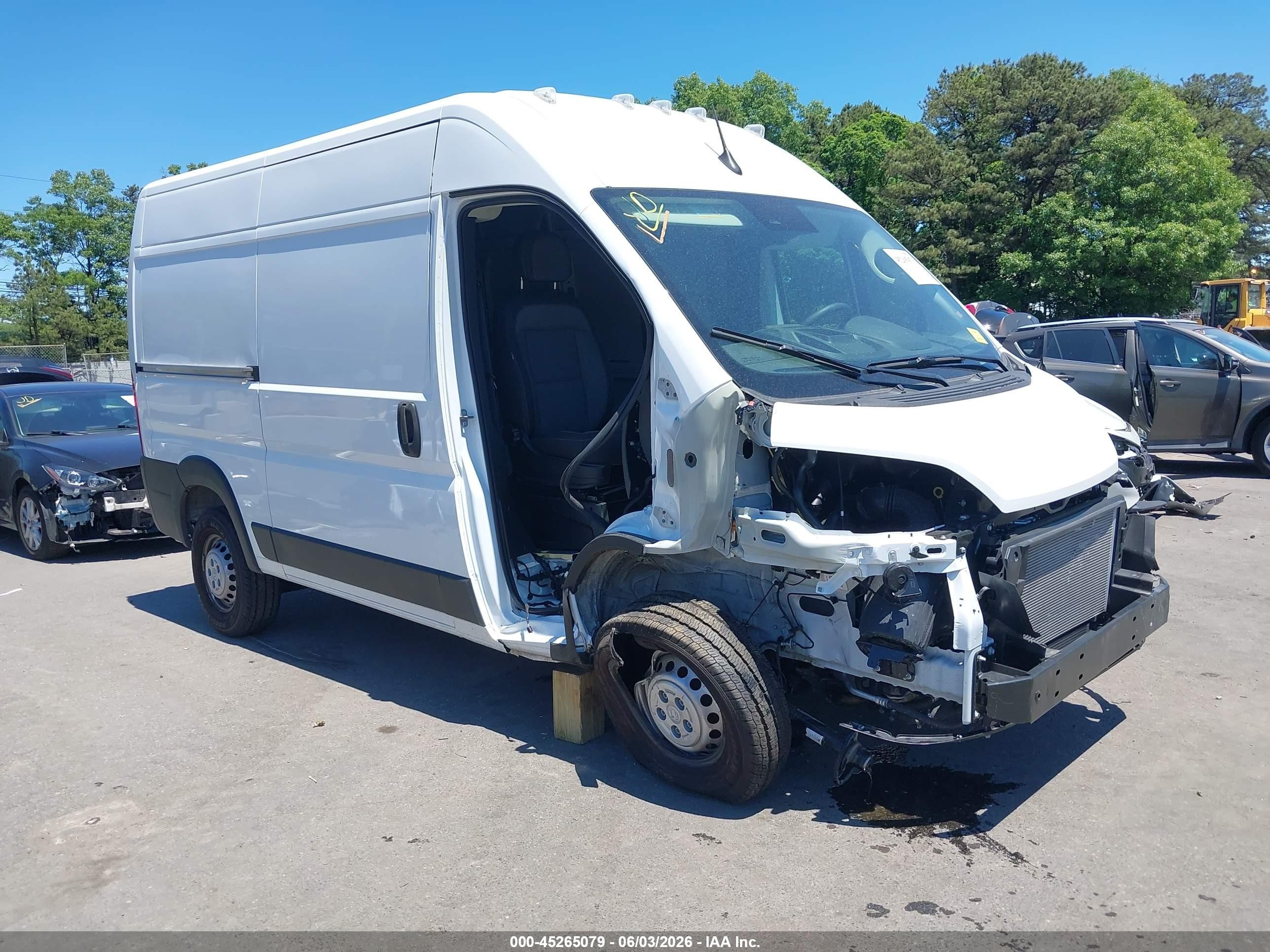 2026 Ram ProMaster Cargo, VIN 3C6LRVBG0TE159369 — Перед