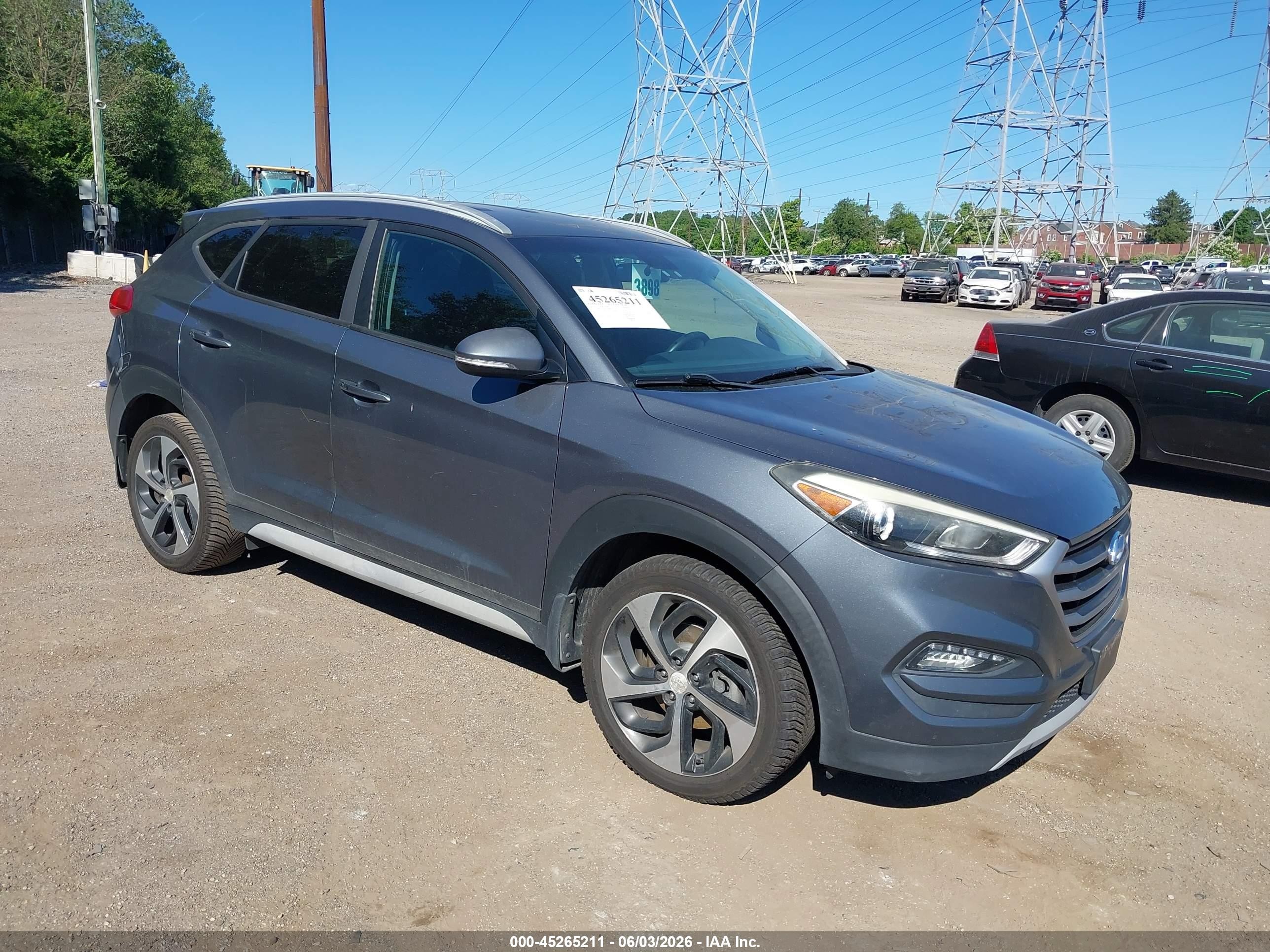 2017 Hyundai Tucson Sport, VIN KM8J33A2XHU530490 — Normal wear