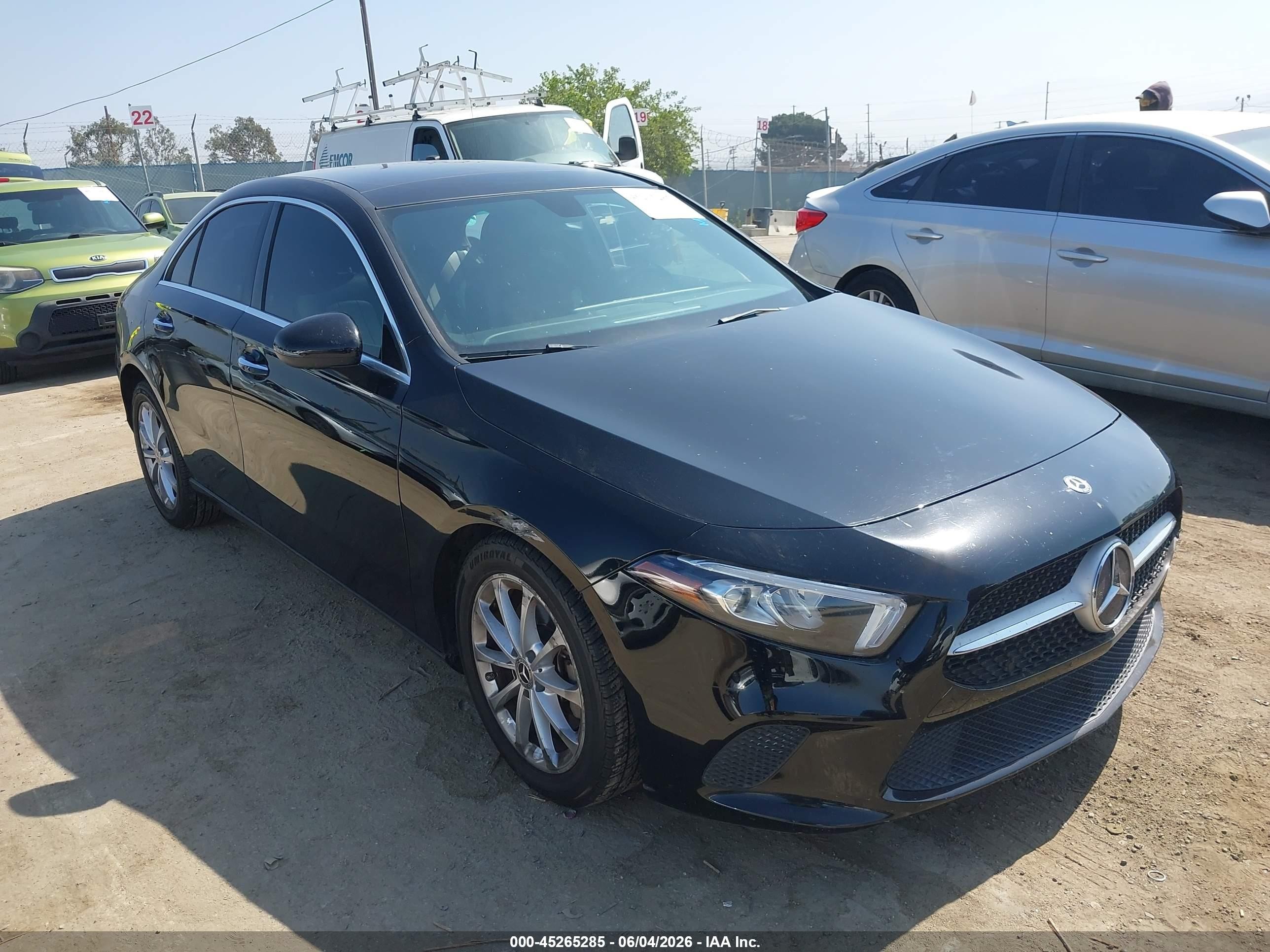 2019 Mercedes-Benz A 220, VIN WDD3G4EB4KW034426 — Side