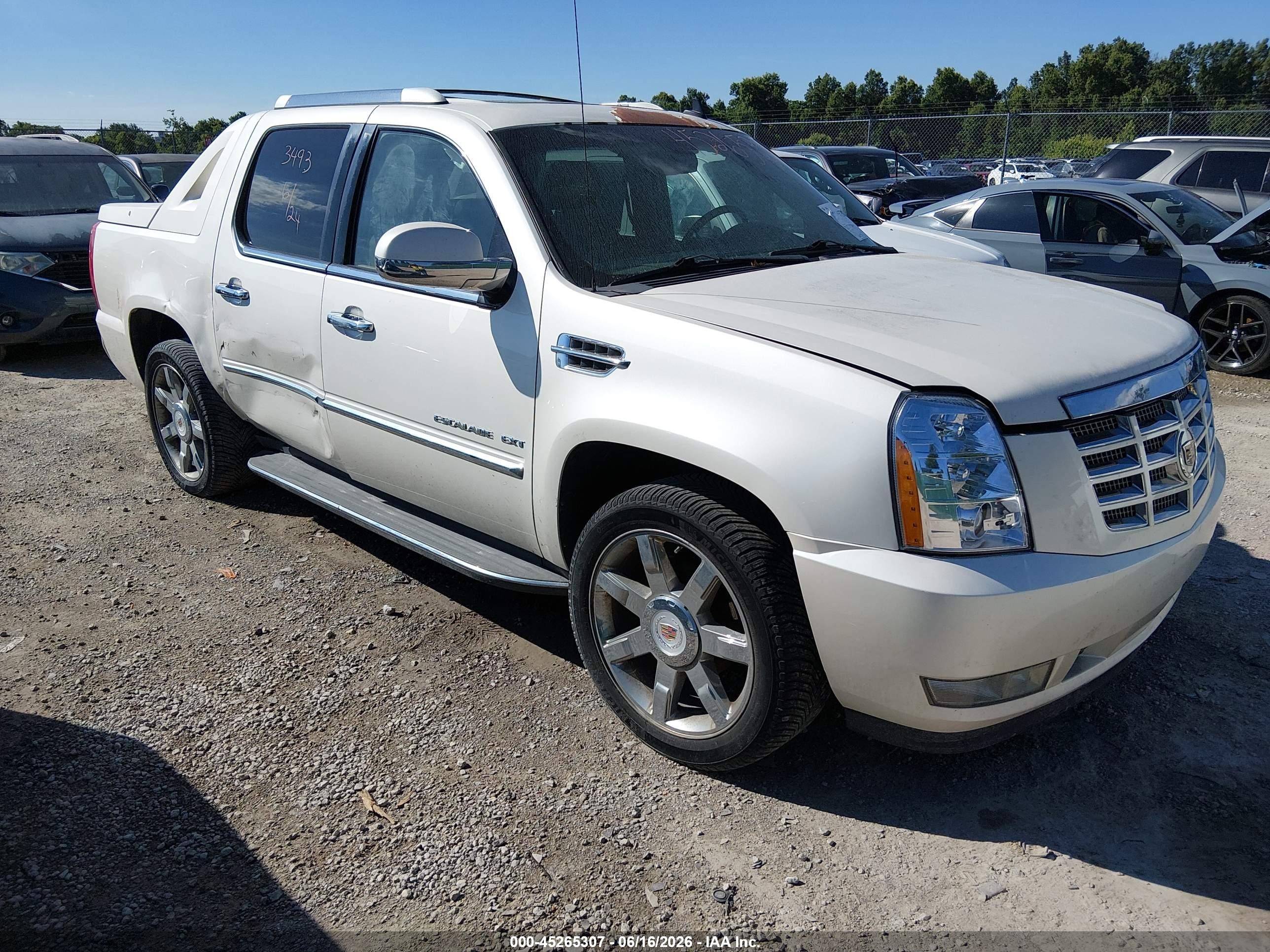2013 Cadillac Escalade EXT Luxury, VIN 3GYT4MEF7DG113493 — Normal wear