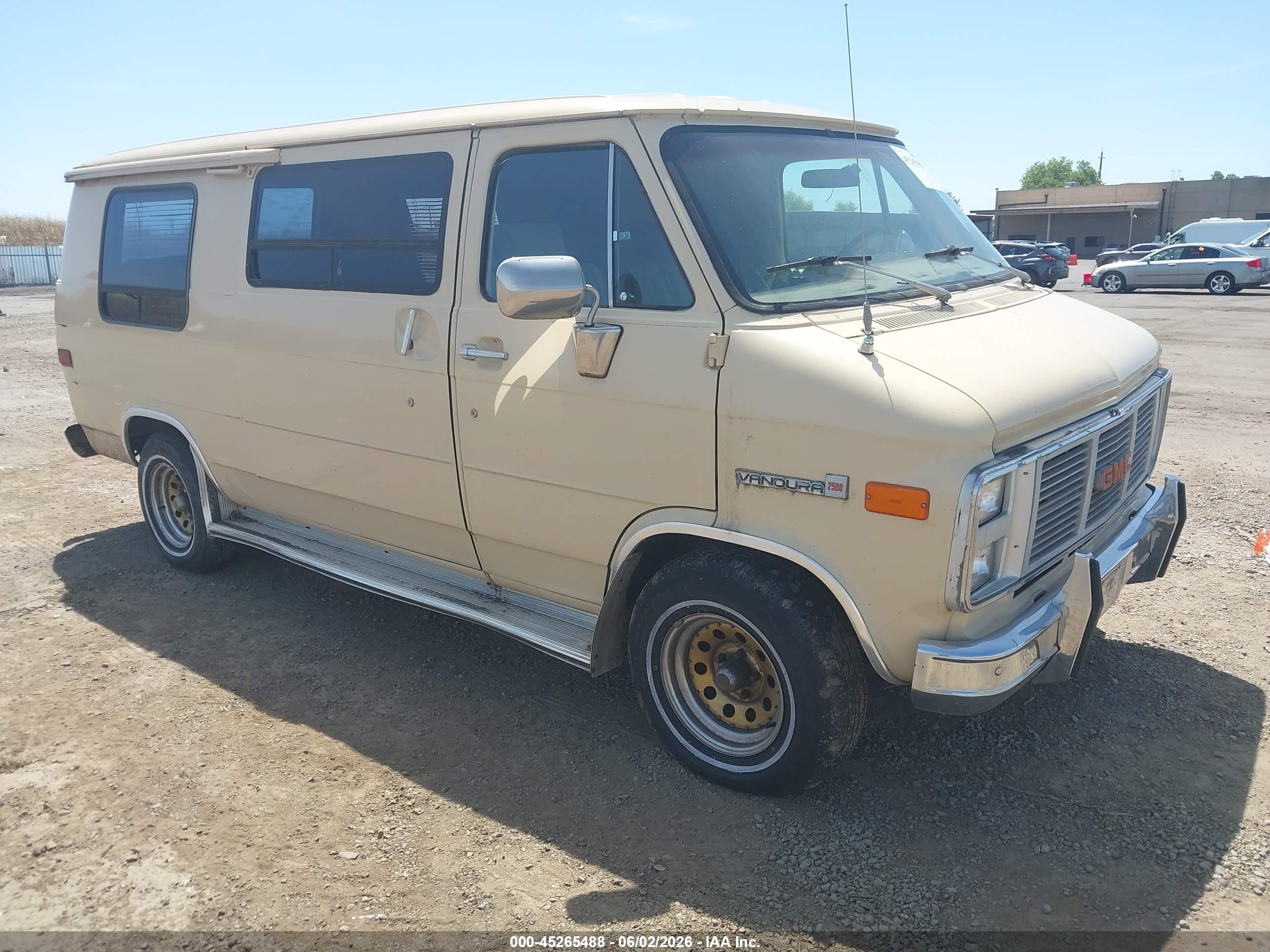 1985 GMC Rally, VIN 1GDEG25F7F7515454 — Normal wear