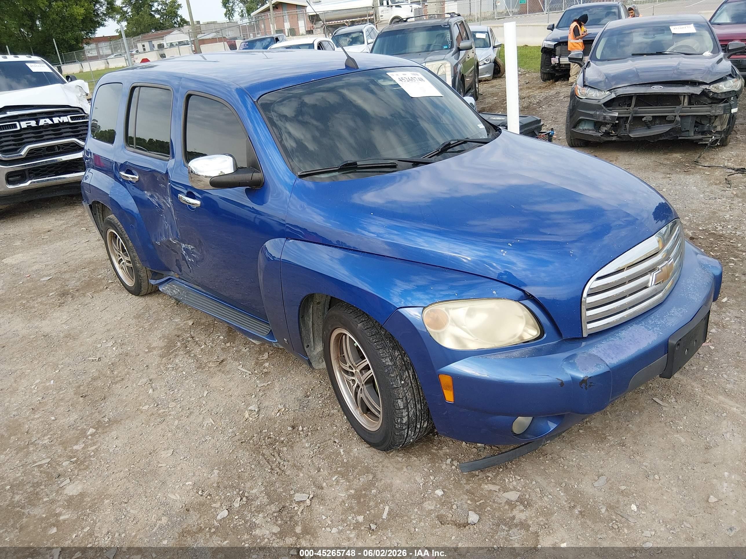 2006 Chevrolet HHR LT, VIN 3GNDA23P36S575222 — Side