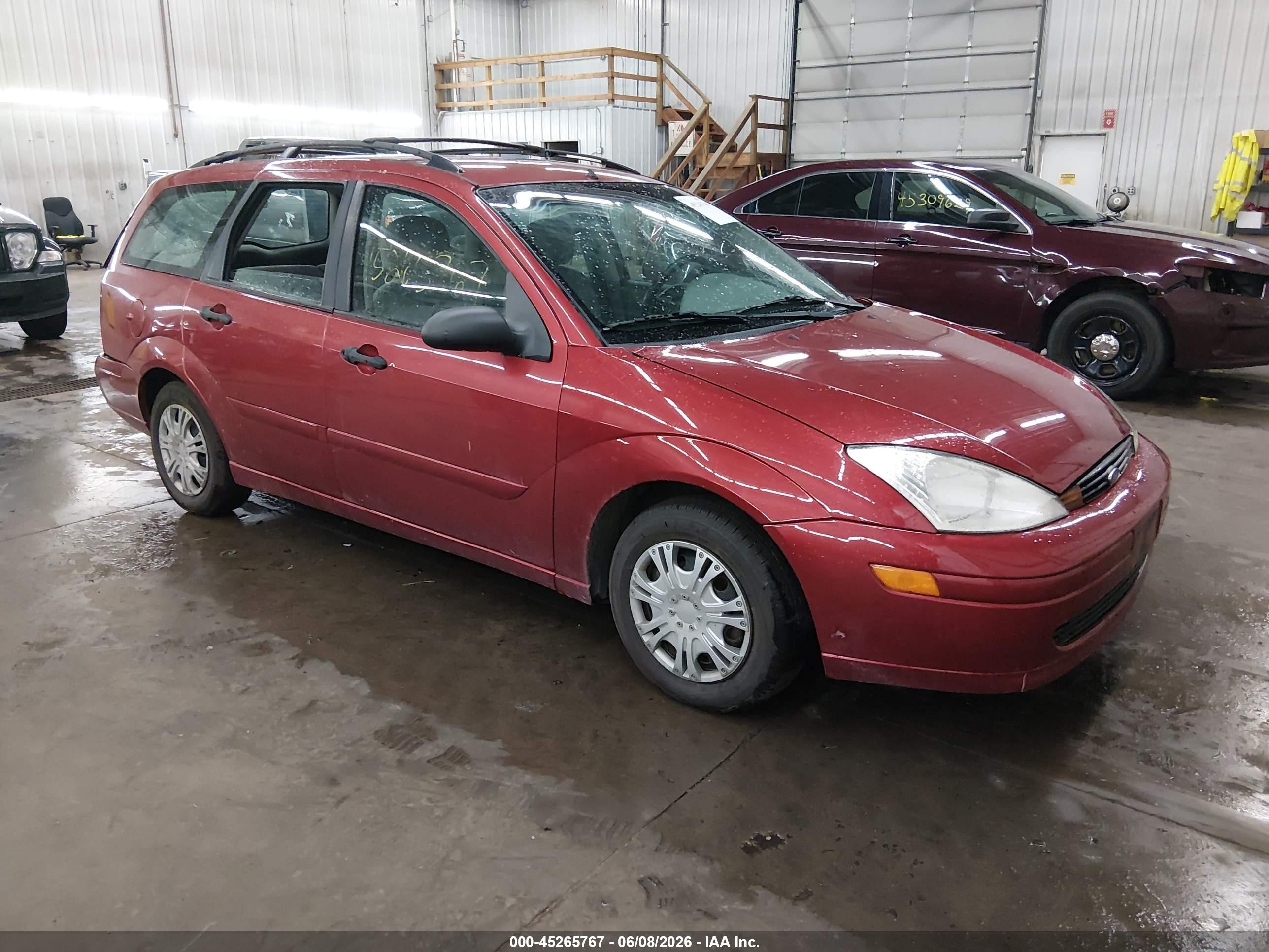 2000 Ford Focus SE, VIN 1FAFP36P8YW119537 — Зад