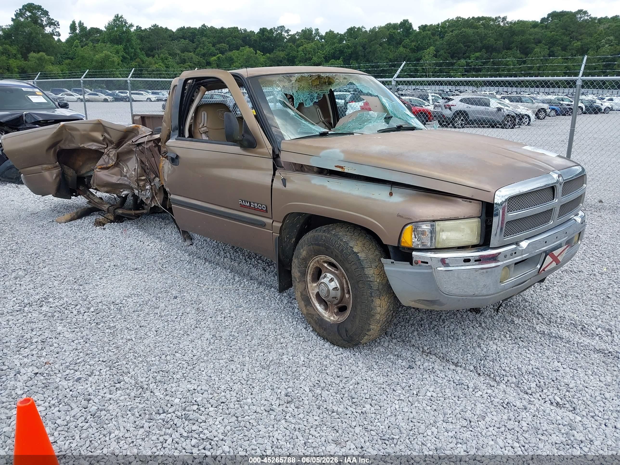 2000 Dodge 2500, VIN 1B7KC2365YJ178908 — Biohazard / chemical