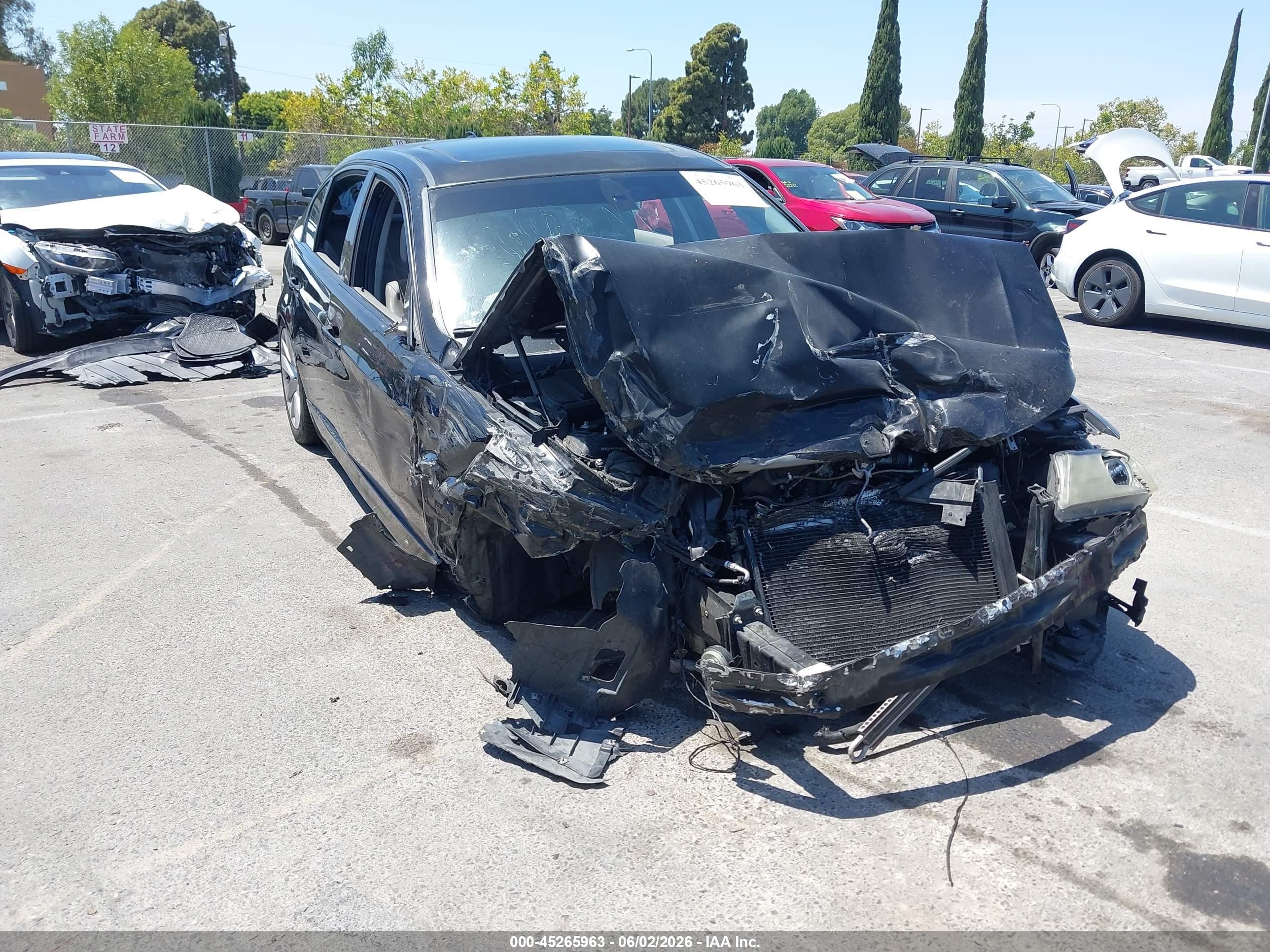 2011 BMW 3 Series 328i, VIN WBAPH5G59BNM81133 — Front end