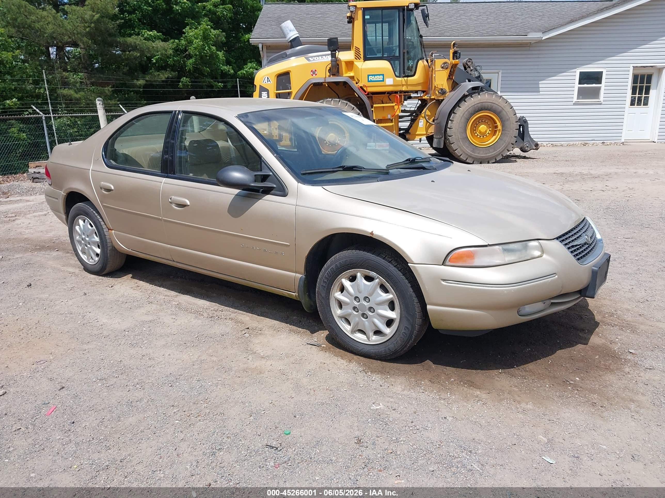 1999 Chrysler Cirrus LXi, VIN 1C3EJ56H8XN542655 — Normal wear