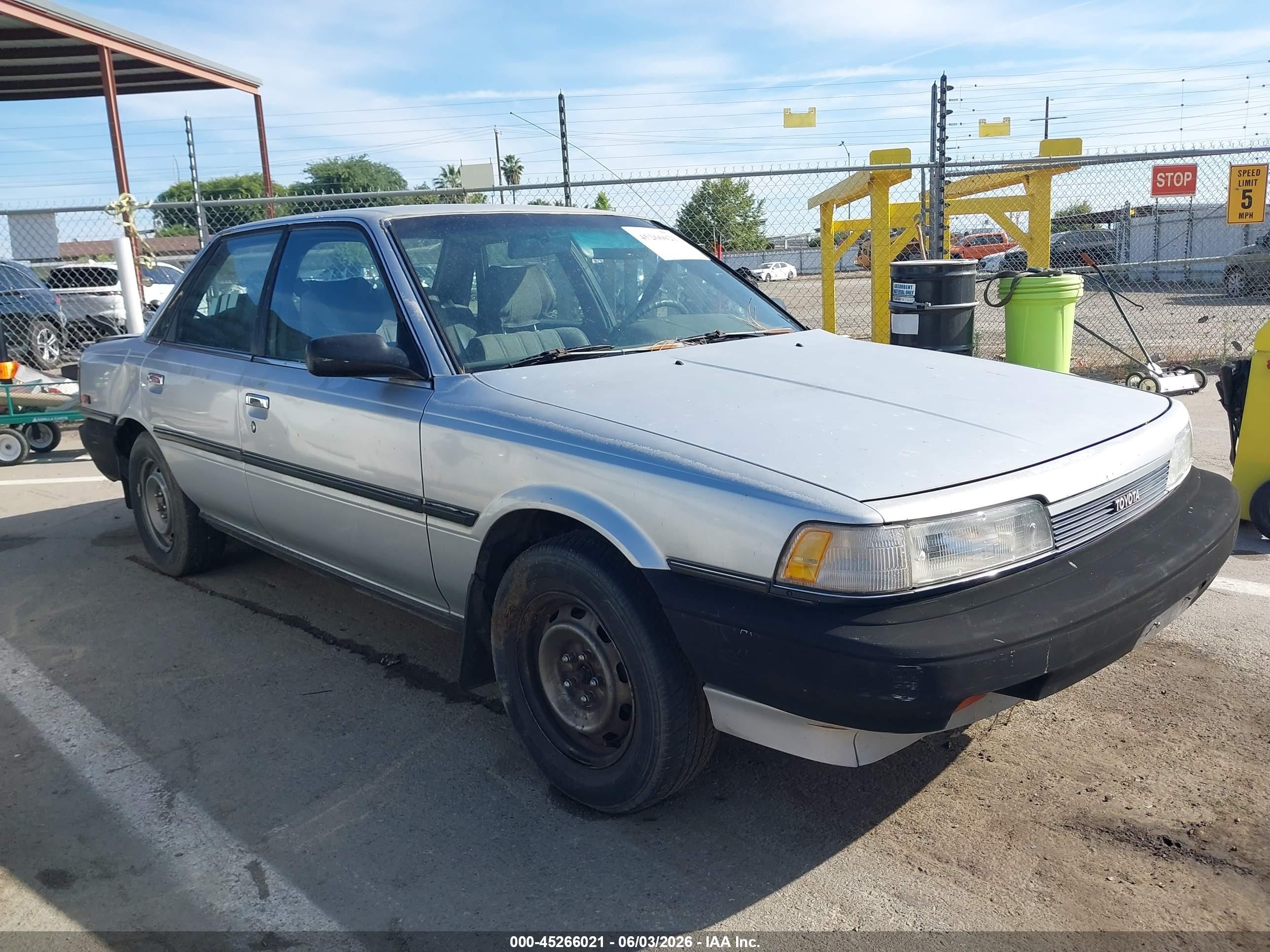 1989 Toyota Camry DLX, VIN 4T1SV21E0KU083761 — Normal wear