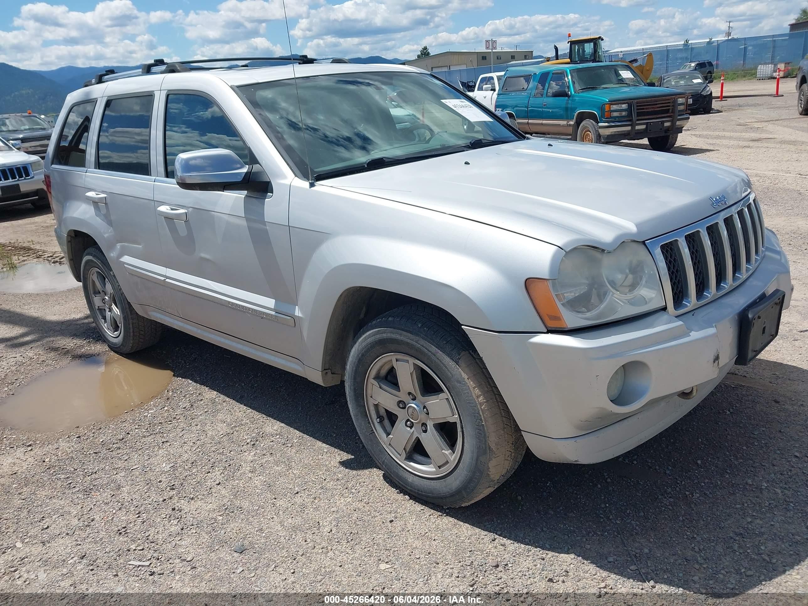 2006 Jeep Grand Cherokee Overland, VIN 1J8HR68296C147029 — Normal wear