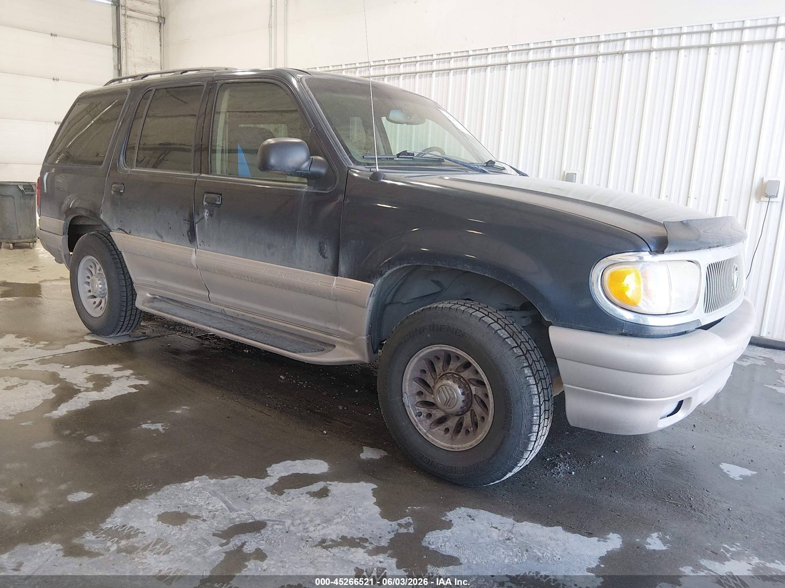 2000 Mercury Mountaineer, VIN 4M2ZU76E2YUJ39911 — Normal wear